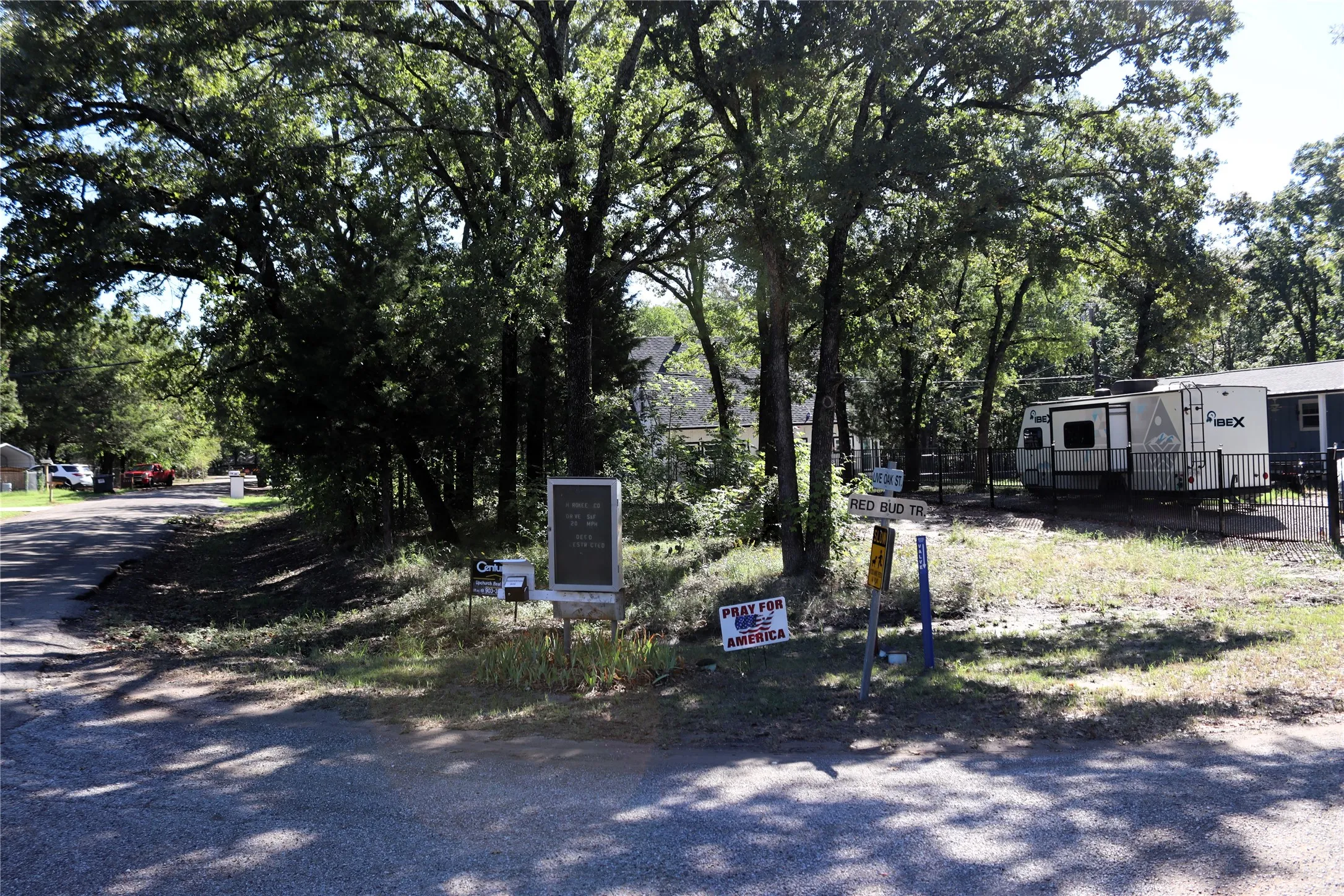 Unimproved Land For Sale in Hunt County , TBD Live Oak Street, Quinlan, Texas 75474, 0, 0, Garage spaces, 0 Sqft, built in 0, mls#21404062, Real Estate Agent in Quinlan, Homes For Sale in Hunt county, Homes For Sale in Quinlan, Realtor in Quinlan Texas, Real Estate Brokerage Independent Realty Texas, Luminita Cordes Realtor