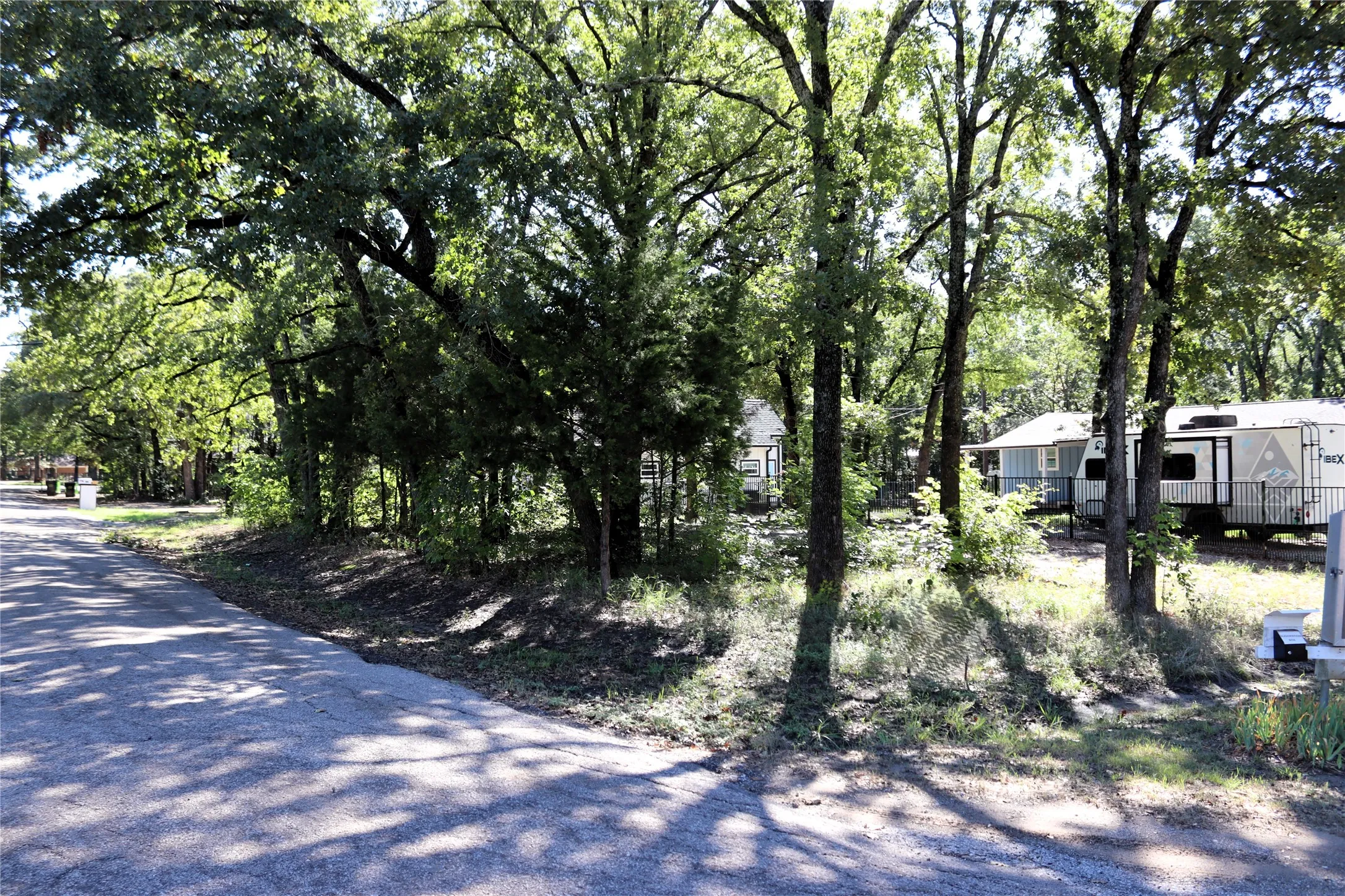 Unimproved Land For Sale in Hunt County , TBD Live Oak Street, Quinlan, Texas 75474, 0, 0, Garage spaces, 0 Sqft, built in 0, mls#21404062, Real Estate Agent in Quinlan, Homes For Sale in Hunt county, Homes For Sale in Quinlan, Realtor in Quinlan Texas, Real Estate Brokerage Independent Realty Texas, Luminita Cordes Realtor