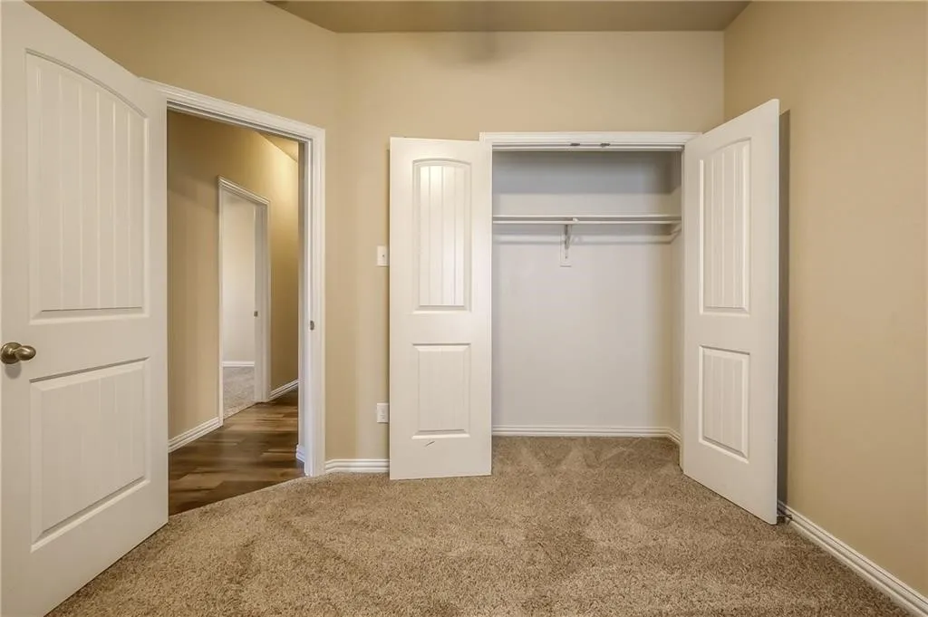 Single Family Residence For Rent in Denton County , 817 Silvermoon Drive, Little Elm, Texas 75068, 5 Bedroom, 2 Bathroom, 2 Garage spaces, 2,045 Sqft, built in 2013, mls#21404070, Real Estate Agent in Little Elm, Homes For Rent in Denton county, Homes For Rent in Little Elm, Realtor in Little Elm Texas, Real Estate Brokerage Independent Realty Texas, Luminita Cordes Realtor