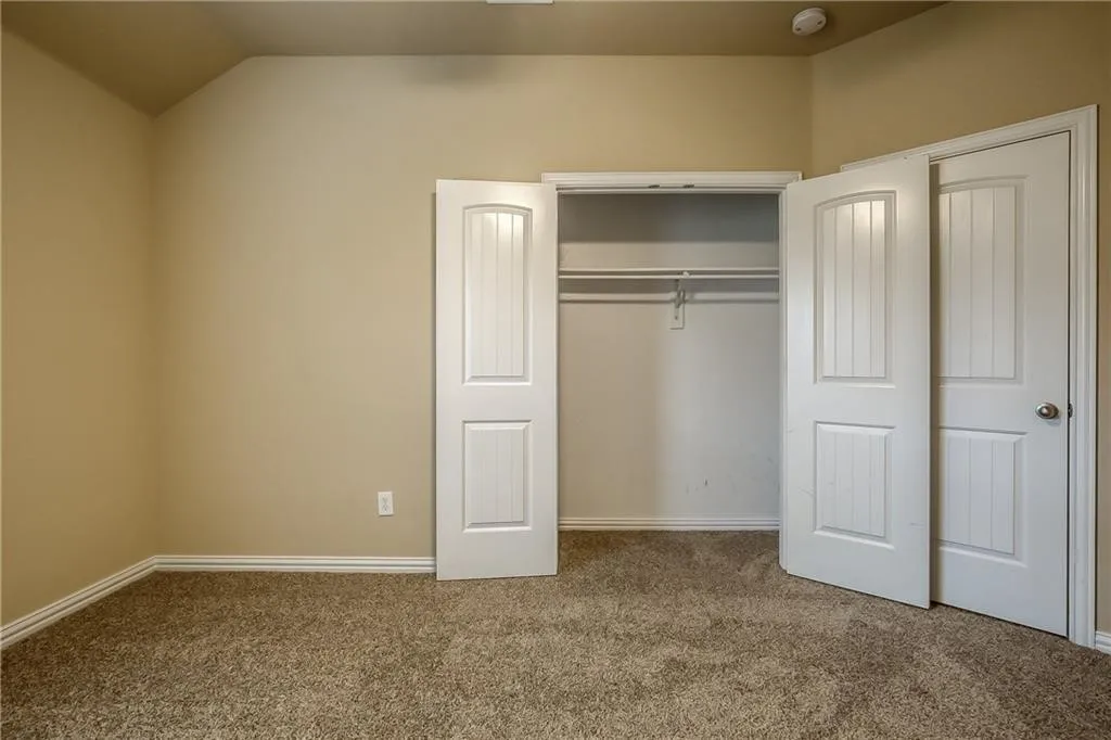 Single Family Residence For Rent in Denton County , 817 Silvermoon Drive, Little Elm, Texas 75068, 5 Bedroom, 2 Bathroom, 2 Garage spaces, 2,045 Sqft, built in 2013, mls#21404070, Real Estate Agent in Little Elm, Homes For Rent in Denton county, Homes For Rent in Little Elm, Realtor in Little Elm Texas, Real Estate Brokerage Independent Realty Texas, Luminita Cordes Realtor