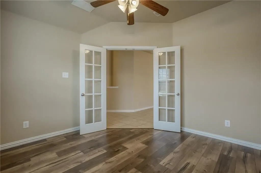 Single Family Residence For Rent in Denton County , 817 Silvermoon Drive, Little Elm, Texas 75068, 5 Bedroom, 2 Bathroom, 2 Garage spaces, 2,045 Sqft, built in 2013, mls#21404070, Real Estate Agent in Little Elm, Homes For Rent in Denton county, Homes For Rent in Little Elm, Realtor in Little Elm Texas, Real Estate Brokerage Independent Realty Texas, Luminita Cordes Realtor