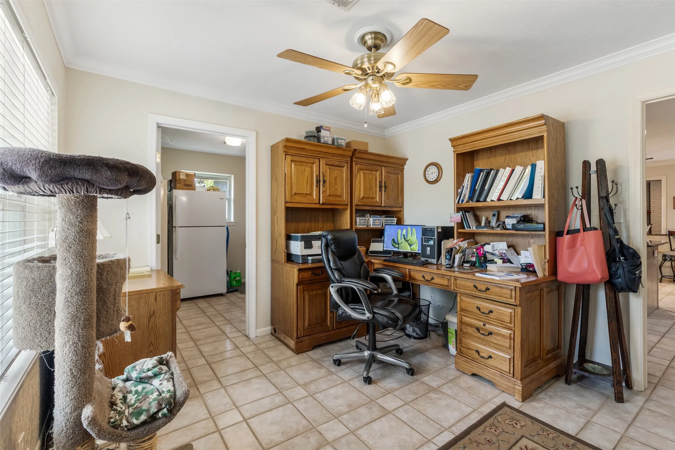 Single Family Residence For Sale in Grayson County , 2702 Tracey Street, Denison, Texas 75020, 4 Bedroom, 4 Bathroom, 2 Garage spaces, 3,557 Sqft, built in 1980, mls#21397610, Real Estate Agent in Denison, Homes For Sale in Grayson county, Homes For Sale in Denison, Realtor in Denison Texas, Real Estate Brokerage Independent Realty Texas, Luminita Cordes Realtor