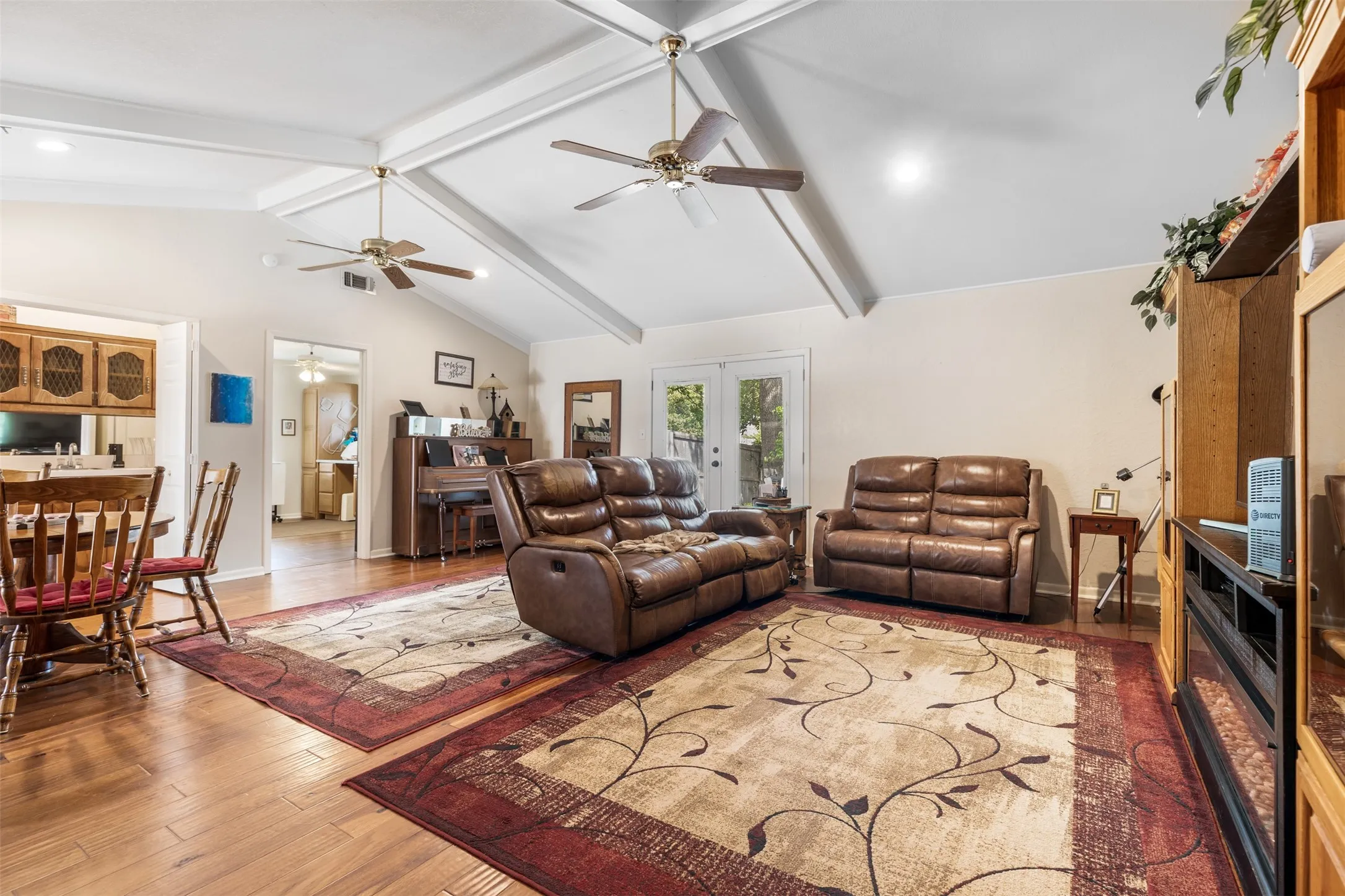 Single Family Residence For Sale in Grayson County , 2702 Tracey Street, Denison, Texas 75020, 4 Bedroom, 4 Bathroom, 2 Garage spaces, 3,557 Sqft, built in 1980, mls#21397610, Real Estate Agent in Denison, Homes For Sale in Grayson county, Homes For Sale in Denison, Realtor in Denison Texas, Real Estate Brokerage Independent Realty Texas, Luminita Cordes Realtor