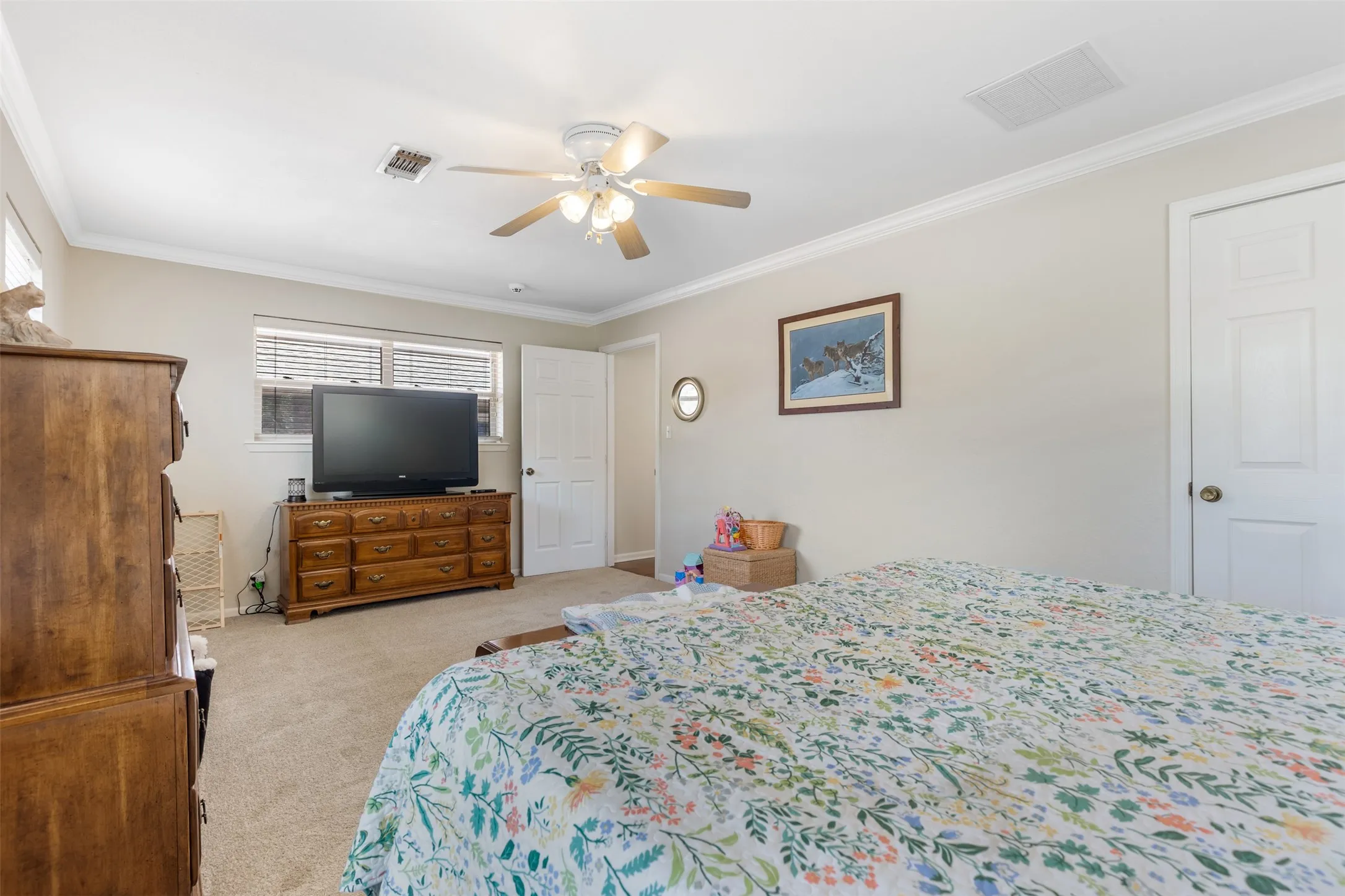 Single Family Residence For Sale in Grayson County , 2702 Tracey Street, Denison, Texas 75020, 4 Bedroom, 4 Bathroom, 2 Garage spaces, 3,557 Sqft, built in 1980, mls#21397610, Real Estate Agent in Denison, Homes For Sale in Grayson county, Homes For Sale in Denison, Realtor in Denison Texas, Real Estate Brokerage Independent Realty Texas, Luminita Cordes Realtor