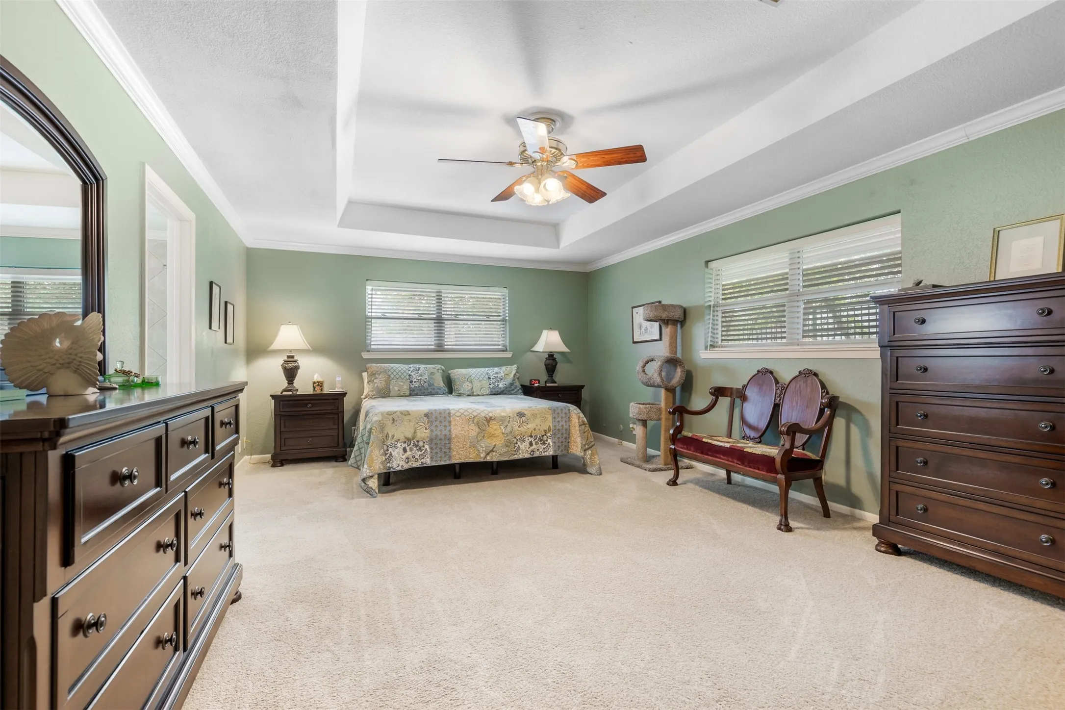 Single Family Residence For Sale in Grayson County , 2702 Tracey Street, Denison, Texas 75020, 4 Bedroom, 4 Bathroom, 2 Garage spaces, 3,557 Sqft, built in 1980, mls#21397610, Real Estate Agent in Denison, Homes For Sale in Grayson county, Homes For Sale in Denison, Realtor in Denison Texas, Real Estate Brokerage Independent Realty Texas, Luminita Cordes Realtor