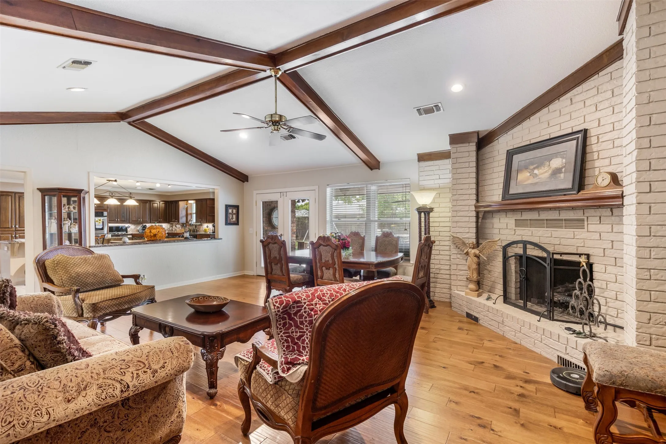 Single Family Residence For Sale in Grayson County , 2702 Tracey Street, Denison, Texas 75020, 4 Bedroom, 4 Bathroom, 2 Garage spaces, 3,557 Sqft, built in 1980, mls#21397610, Real Estate Agent in Denison, Homes For Sale in Grayson county, Homes For Sale in Denison, Realtor in Denison Texas, Real Estate Brokerage Independent Realty Texas, Luminita Cordes Realtor