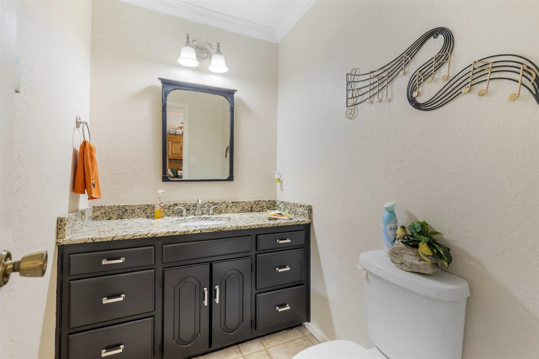 Single Family Residence For Sale in Grayson County , 2702 Tracey Street, Denison, Texas 75020, 4 Bedroom, 4 Bathroom, 2 Garage spaces, 3,557 Sqft, built in 1980, mls#21397610, Real Estate Agent in Denison, Homes For Sale in Grayson county, Homes For Sale in Denison, Realtor in Denison Texas, Real Estate Brokerage Independent Realty Texas, Luminita Cordes Realtor