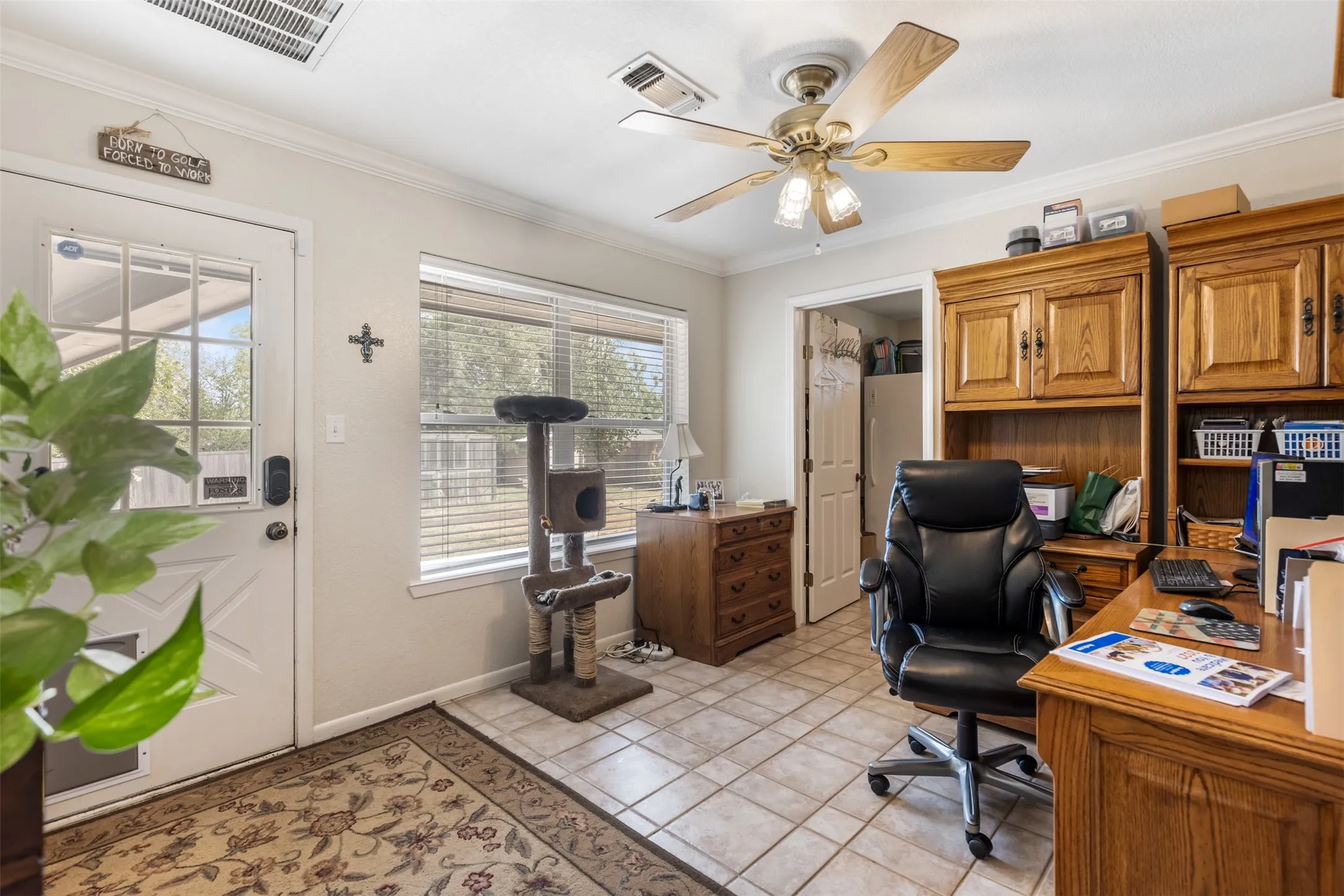 Single Family Residence For Sale in Grayson County , 2702 Tracey Street, Denison, Texas 75020, 4 Bedroom, 4 Bathroom, 2 Garage spaces, 3,557 Sqft, built in 1980, mls#21397610, Real Estate Agent in Denison, Homes For Sale in Grayson county, Homes For Sale in Denison, Realtor in Denison Texas, Real Estate Brokerage Independent Realty Texas, Luminita Cordes Realtor