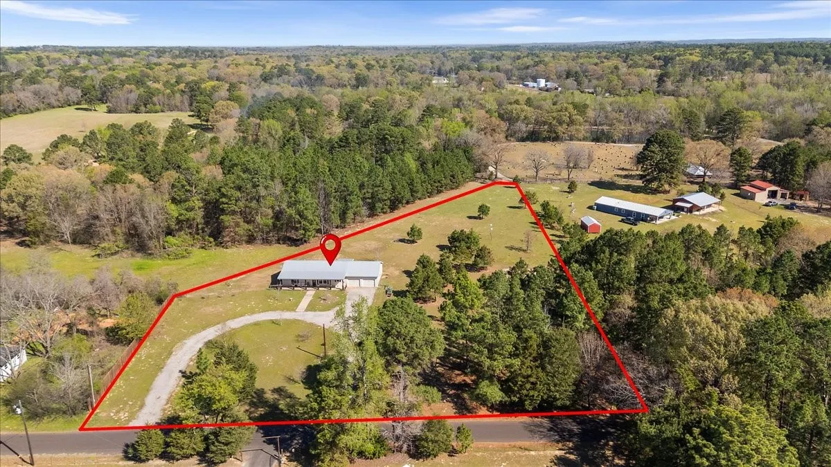 Single Family Residence For Sale in Wood County , 256 County Road 2749, Mineola, Texas 75773, 3 Bedroom, 2 Bathroom, 2 Garage spaces, 1,500 Sqft, built in 2018, mls#21404075, Real Estate Agent in Mineola, Homes For Sale in Wood county, Homes For Sale in Mineola, Realtor in Mineola Texas, Real Estate Brokerage Independent Realty Texas, Luminita Cordes Realtor