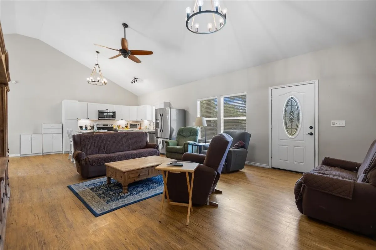 Single Family Residence For Sale in Wood County , 256 County Road 2749, Mineola, Texas 75773, 3 Bedroom, 2 Bathroom, 2 Garage spaces, 1,500 Sqft, built in 2018, mls#21404075, Real Estate Agent in Mineola, Homes For Sale in Wood county, Homes For Sale in Mineola, Realtor in Mineola Texas, Real Estate Brokerage Independent Realty Texas, Luminita Cordes Realtor