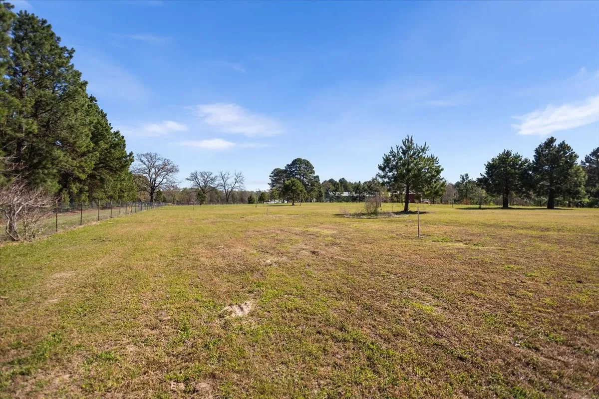 Single Family Residence For Sale in Wood County , 256 County Road 2749, Mineola, Texas 75773, 3 Bedroom, 2 Bathroom, 2 Garage spaces, 1,500 Sqft, built in 2018, mls#21404075, Real Estate Agent in Mineola, Homes For Sale in Wood county, Homes For Sale in Mineola, Realtor in Mineola Texas, Real Estate Brokerage Independent Realty Texas, Luminita Cordes Realtor