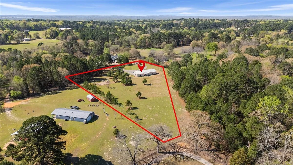 Single Family Residence For Sale in Wood County , 256 County Road 2749, Mineola, Texas 75773, 3 Bedroom, 2 Bathroom, 2 Garage spaces, 1,500 Sqft, built in 2018, mls#21404075, Real Estate Agent in Mineola, Homes For Sale in Wood county, Homes For Sale in Mineola, Realtor in Mineola Texas, Real Estate Brokerage Independent Realty Texas, Luminita Cordes Realtor