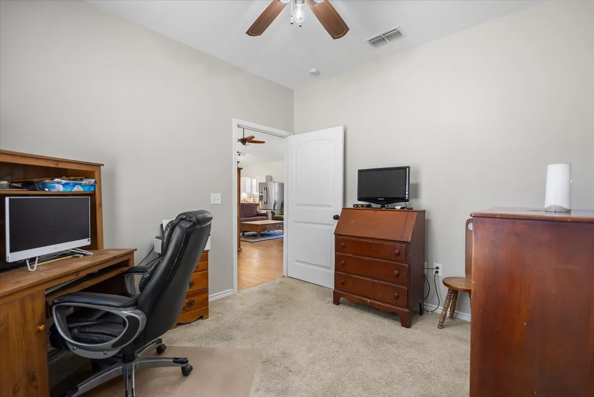 Single Family Residence For Sale in Wood County , 256 County Road 2749, Mineola, Texas 75773, 3 Bedroom, 2 Bathroom, 2 Garage spaces, 1,500 Sqft, built in 2018, mls#21404075, Real Estate Agent in Mineola, Homes For Sale in Wood county, Homes For Sale in Mineola, Realtor in Mineola Texas, Real Estate Brokerage Independent Realty Texas, Luminita Cordes Realtor