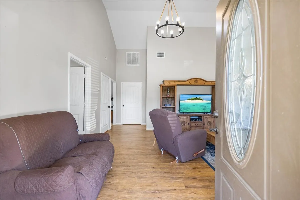 Single Family Residence For Sale in Wood County , 256 County Road 2749, Mineola, Texas 75773, 3 Bedroom, 2 Bathroom, 2 Garage spaces, 1,500 Sqft, built in 2018, mls#21404075, Real Estate Agent in Mineola, Homes For Sale in Wood county, Homes For Sale in Mineola, Realtor in Mineola Texas, Real Estate Brokerage Independent Realty Texas, Luminita Cordes Realtor