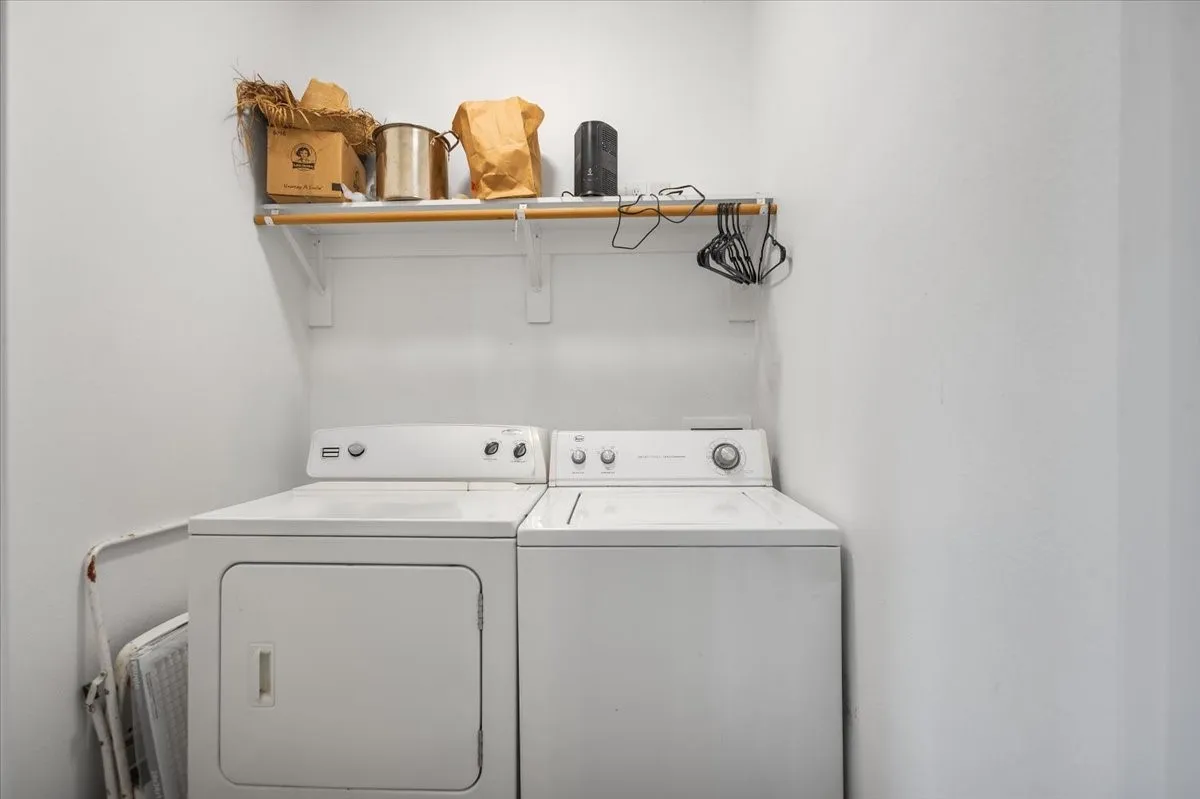 Single Family Residence For Sale in Wood County , 256 County Road 2749, Mineola, Texas 75773, 3 Bedroom, 2 Bathroom, 2 Garage spaces, 1,500 Sqft, built in 2018, mls#21404075, Real Estate Agent in Mineola, Homes For Sale in Wood county, Homes For Sale in Mineola, Realtor in Mineola Texas, Real Estate Brokerage Independent Realty Texas, Luminita Cordes Realtor