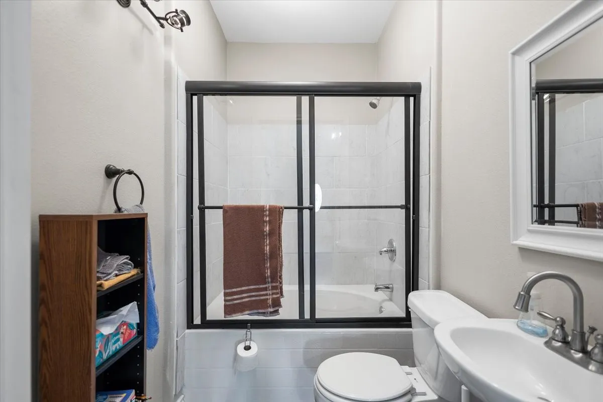 Single Family Residence For Sale in Wood County , 256 County Road 2749, Mineola, Texas 75773, 3 Bedroom, 2 Bathroom, 2 Garage spaces, 1,500 Sqft, built in 2018, mls#21404075, Real Estate Agent in Mineola, Homes For Sale in Wood county, Homes For Sale in Mineola, Realtor in Mineola Texas, Real Estate Brokerage Independent Realty Texas, Luminita Cordes Realtor