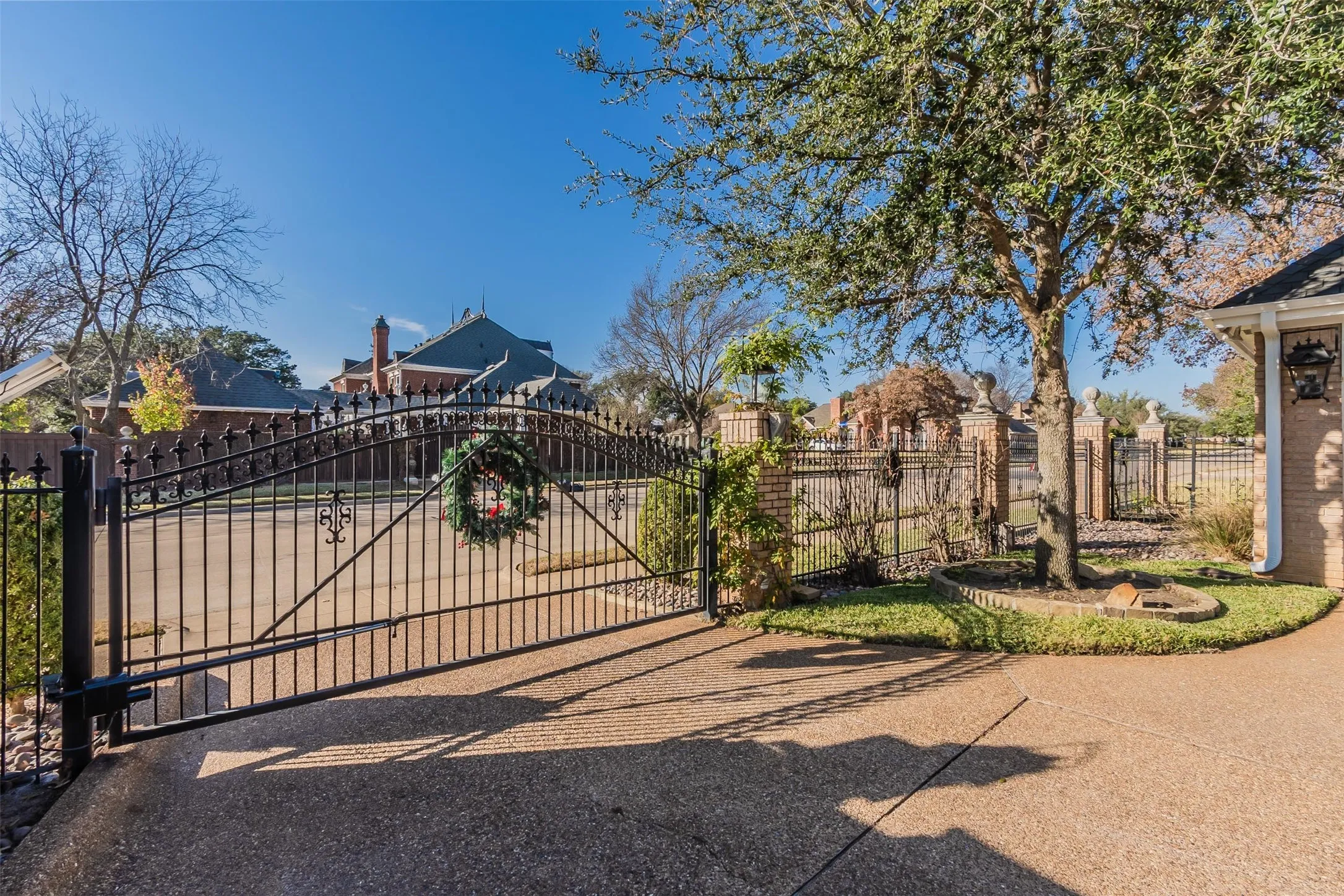 Single Family Residence For Rent in Tarrant County , 3401 Queensbury Way E, Colleyville, Texas 76034, 4 Bedroom, 4 Bathroom, 3 Garage spaces, 3,334 Sqft, built in 1989, mls#21404076, Real Estate Agent in Colleyville, Homes For Rent in Tarrant county, Homes For Rent in Colleyville, Realtor in Colleyville Texas, Real Estate Brokerage Independent Realty Texas, Luminita Cordes Realtor