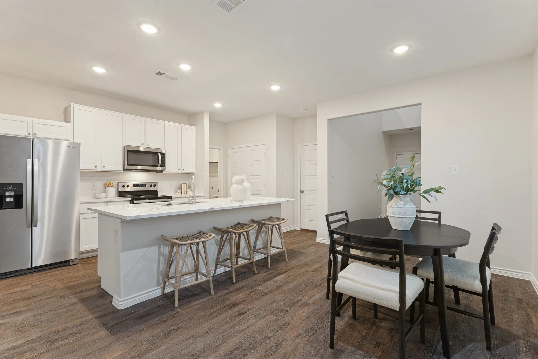 Single Family Residence For Sale in Tarrant County , 829 Jetliner Avenue, Fort Worth, Texas 76131, 4 Bedroom, 3 Bathroom, 2 Garage spaces, 2,264 Sqft, built in 2023, mls#21403098, Real Estate Agent in Fort Worth, Homes For Sale in Tarrant county, Homes For Sale in Fort Worth, Realtor in Fort Worth Texas, Real Estate Brokerage Independent Realty Texas, Luminita Cordes Realtor