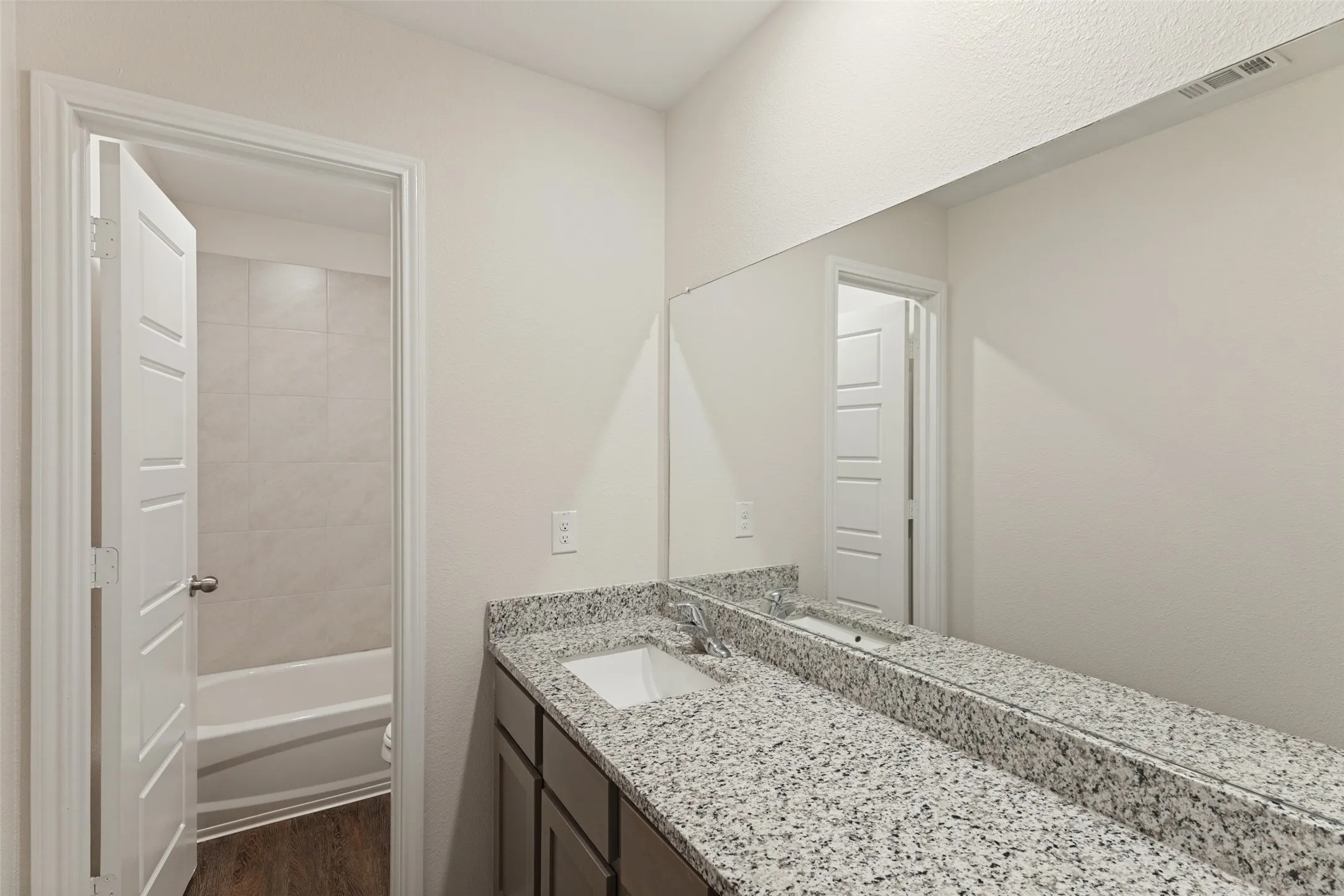 Single Family Residence For Sale in Tarrant County , 829 Jetliner Avenue, Fort Worth, Texas 76131, 4 Bedroom, 3 Bathroom, 2 Garage spaces, 2,264 Sqft, built in 2023, mls#21403098, Real Estate Agent in Fort Worth, Homes For Sale in Tarrant county, Homes For Sale in Fort Worth, Realtor in Fort Worth Texas, Real Estate Brokerage Independent Realty Texas, Luminita Cordes Realtor