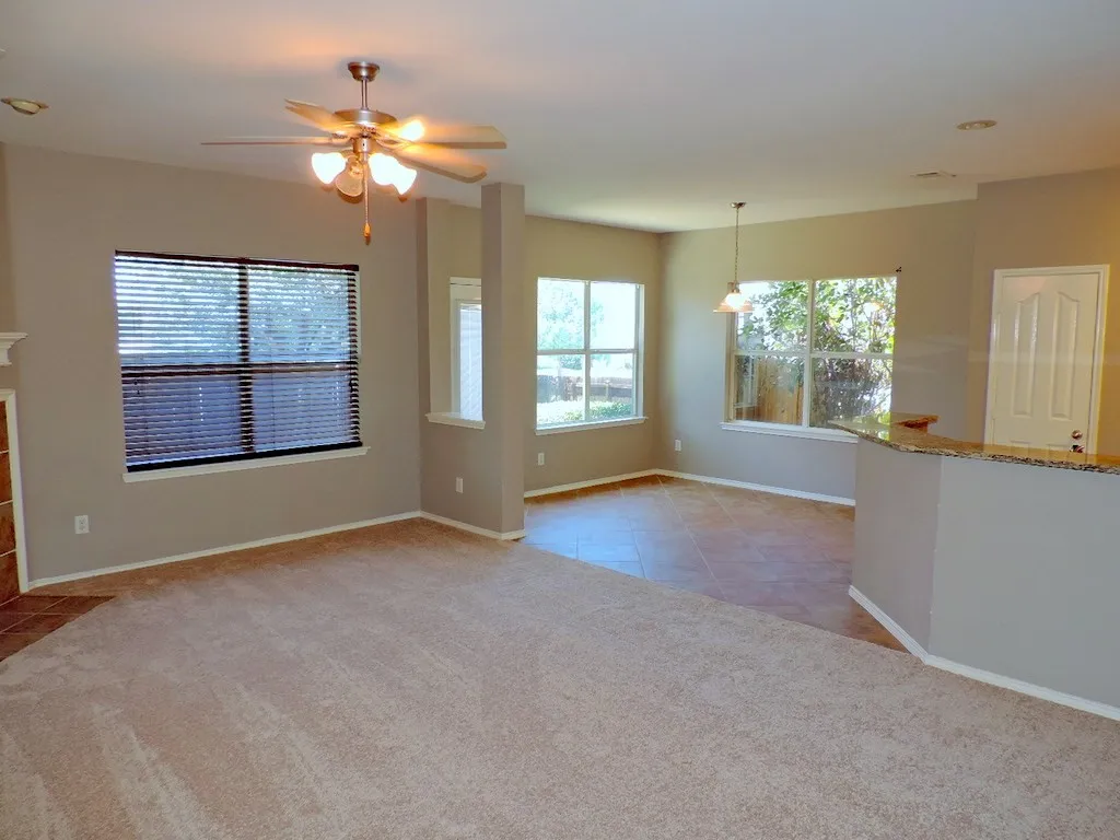 Single Family Residence For Rent in Denton County , 725 Teal Drive, Aubrey, Texas 76227, 5 Bedroom, 4 Bathroom, 2 Garage spaces, 3,033 Sqft, built in 2003, mls#21404092, Real Estate Agent in Aubrey, Homes For Rent in Denton county, Homes For Rent in Aubrey, Realtor in Aubrey Texas, Real Estate Brokerage Independent Realty Texas, Luminita Cordes Realtor