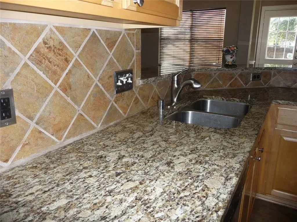 Single Family Residence For Rent in Denton County , 725 Teal Drive, Aubrey, Texas 76227, 5 Bedroom, 4 Bathroom, 2 Garage spaces, 3,033 Sqft, built in 2003, mls#21404092, Real Estate Agent in Aubrey, Homes For Rent in Denton county, Homes For Rent in Aubrey, Realtor in Aubrey Texas, Real Estate Brokerage Independent Realty Texas, Luminita Cordes Realtor