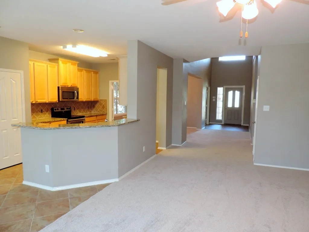 Single Family Residence For Rent in Denton County , 725 Teal Drive, Aubrey, Texas 76227, 5 Bedroom, 4 Bathroom, 2 Garage spaces, 3,033 Sqft, built in 2003, mls#21404092, Real Estate Agent in Aubrey, Homes For Rent in Denton county, Homes For Rent in Aubrey, Realtor in Aubrey Texas, Real Estate Brokerage Independent Realty Texas, Luminita Cordes Realtor