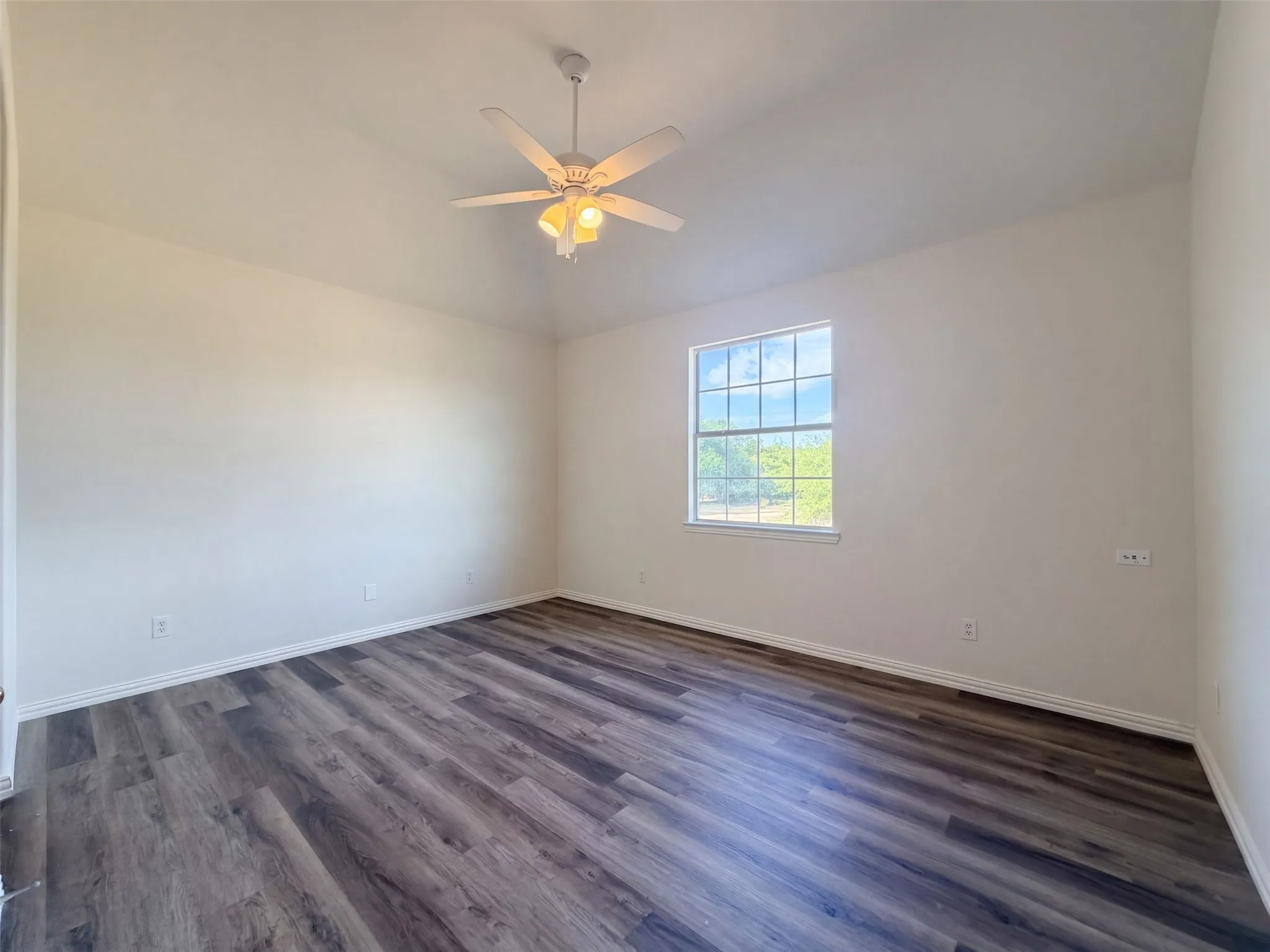 Single Family Residence For Sale in Collin County , 3218 Berry Hollow, Melissa, Texas 75454, 4 Bedroom, 3 Bathroom, 2 Garage spaces, 2,844 Sqft, built in 2000, mls#21404090, Real Estate Agent in Melissa, Homes For Sale in Collin county, Homes For Sale in Melissa, Realtor in Melissa Texas, Real Estate Brokerage Independent Realty Texas, Luminita Cordes Realtor