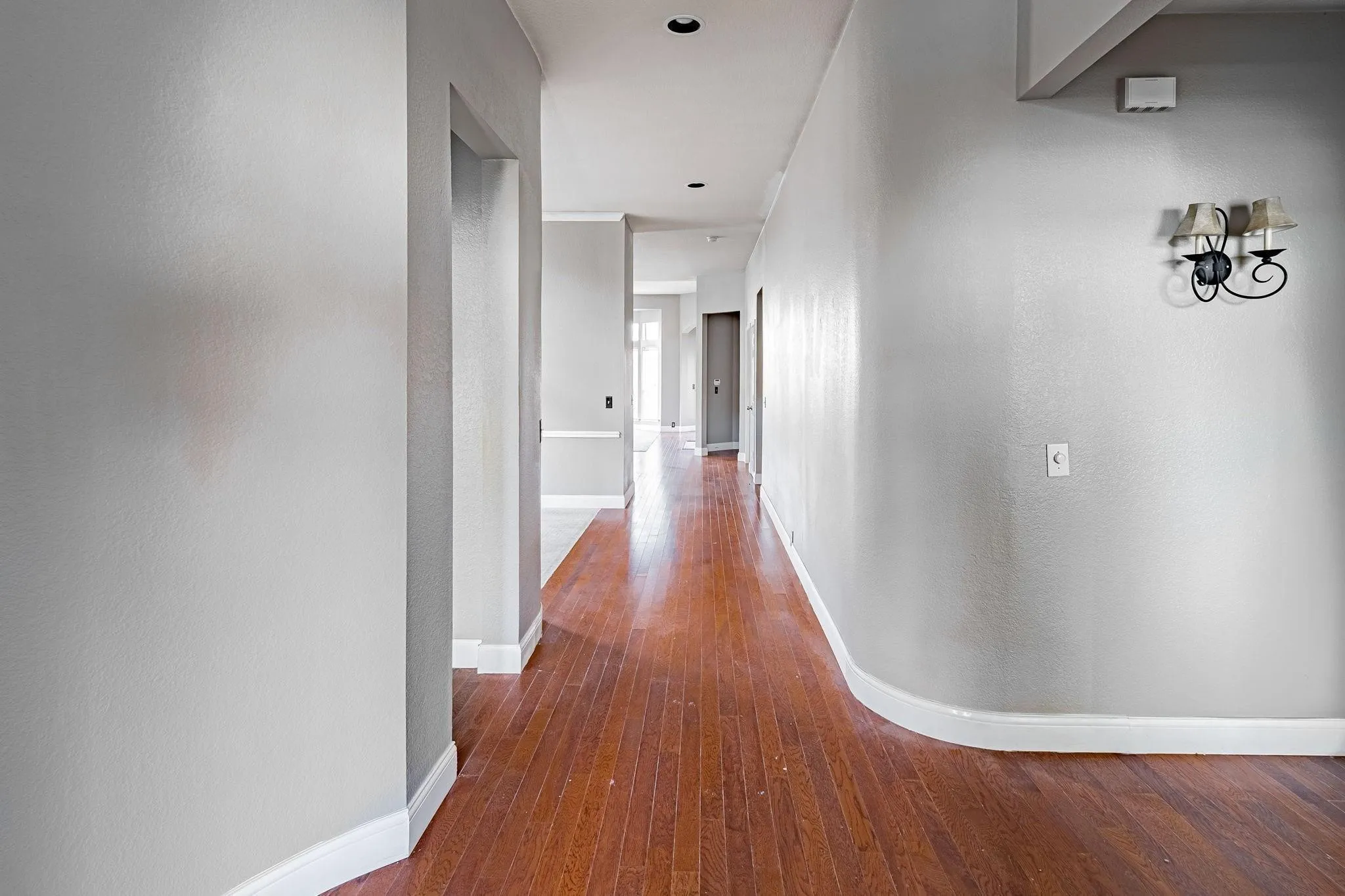 Single Family Residence For Rent in Denton County , 2450 Thorntree Drive, Frisco, Texas 75033, 4 Bedroom, 3 Bathroom, 2 Garage spaces, 2,207 Sqft, built in 2003, mls#21404102, Real Estate Agent in Frisco, Homes For Rent in Denton county, Homes For Rent in Frisco, Realtor in Frisco Texas, Real Estate Brokerage Independent Realty Texas, Luminita Cordes Realtor