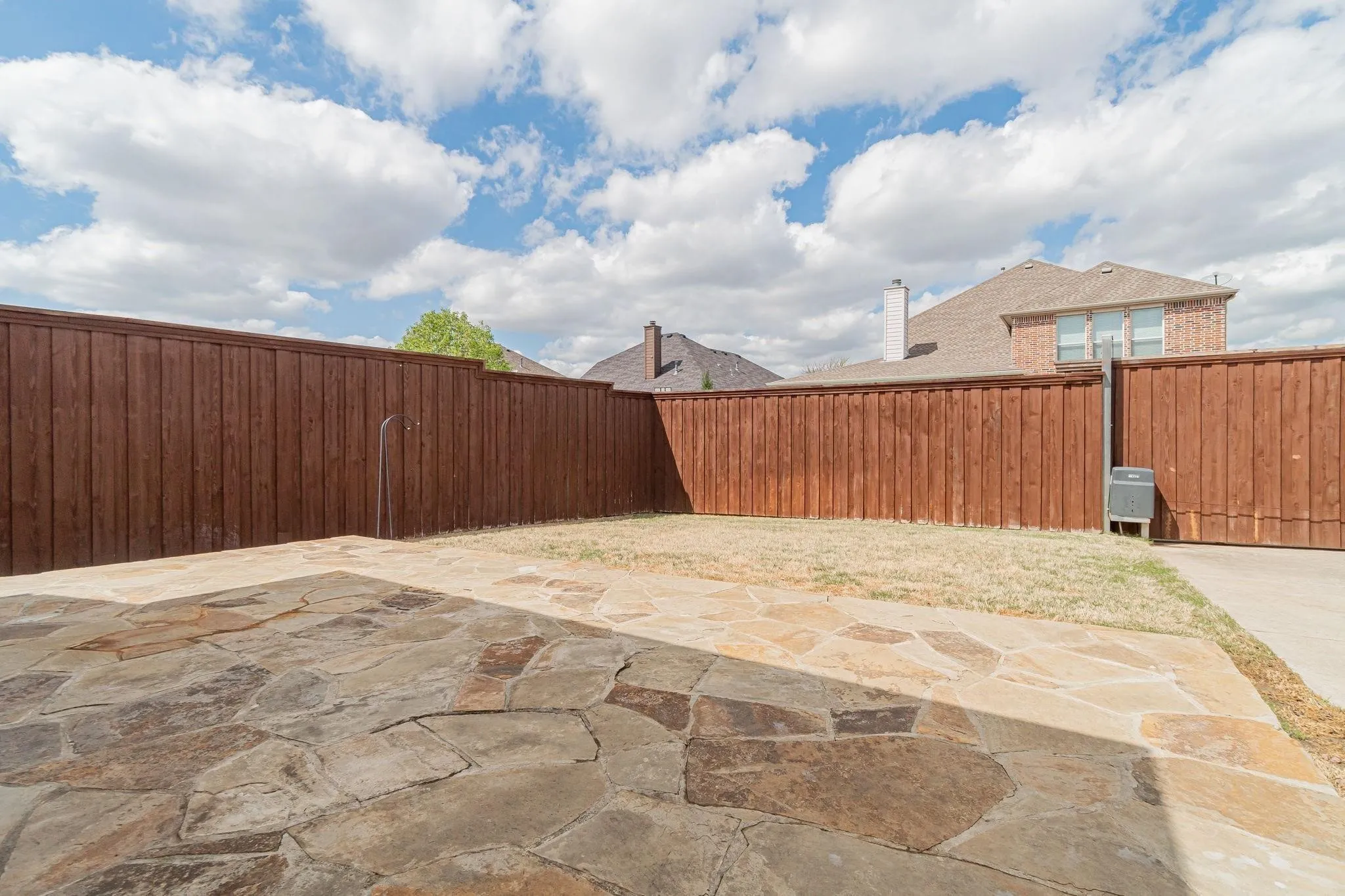 Single Family Residence For Rent in Denton County , 2450 Thorntree Drive, Frisco, Texas 75033, 4 Bedroom, 3 Bathroom, 2 Garage spaces, 2,207 Sqft, built in 2003, mls#21404102, Real Estate Agent in Frisco, Homes For Rent in Denton county, Homes For Rent in Frisco, Realtor in Frisco Texas, Real Estate Brokerage Independent Realty Texas, Luminita Cordes Realtor