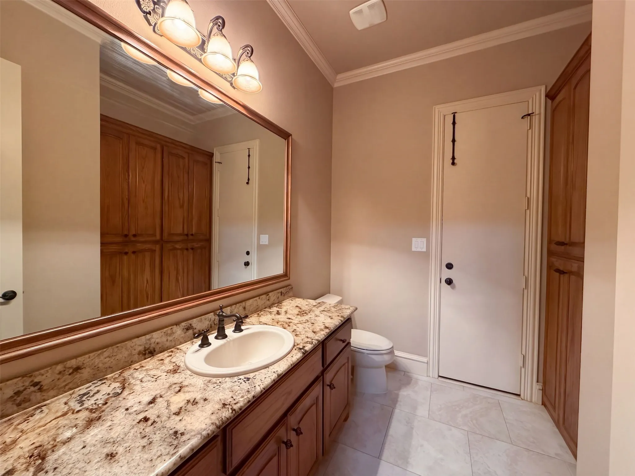 Single Family Residence For Sale in Dallas County , 1119 Mallard Pointe Drive, Grand Prairie, Texas 75104, 4 Bedroom, 4 Bathroom, 3 Garage spaces, 3,837 Sqft, built in 2005, mls#21404103, Real Estate Agent in Grand Prairie, Homes For Sale in Dallas county, Homes For Sale in Grand Prairie, Realtor in Grand Prairie Texas, Real Estate Brokerage Independent Realty Texas, Luminita Cordes Realtor
