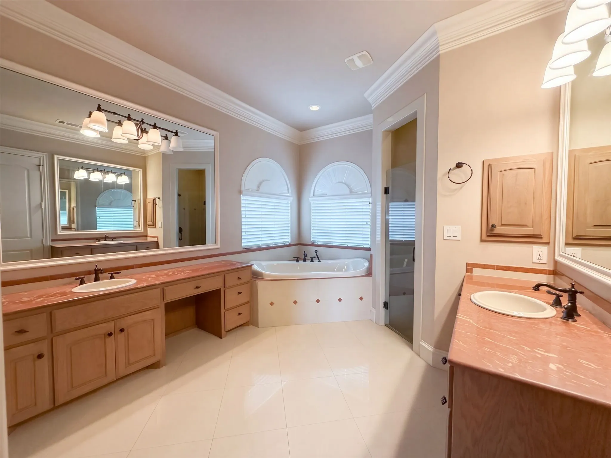 Single Family Residence For Sale in Dallas County , 1119 Mallard Pointe Drive, Grand Prairie, Texas 75104, 4 Bedroom, 4 Bathroom, 3 Garage spaces, 3,837 Sqft, built in 2005, mls#21404103, Real Estate Agent in Grand Prairie, Homes For Sale in Dallas county, Homes For Sale in Grand Prairie, Realtor in Grand Prairie Texas, Real Estate Brokerage Independent Realty Texas, Luminita Cordes Realtor