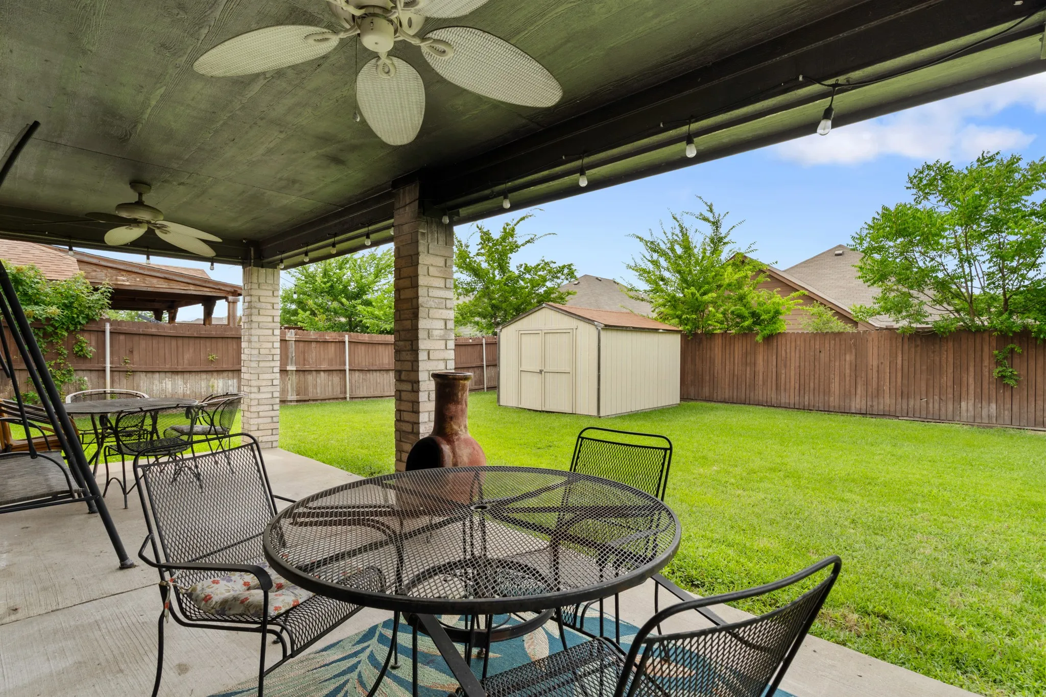Single Family Residence For Rent in Hunt County , 100 Lipan Street, Greenville, Texas 75402, 4 Bedroom, 2 Bathroom, 2 Garage spaces, 1,880 Sqft, built in 2004, mls#21404105, Real Estate Agent in Greenville, Homes For Rent in Hunt county, Homes For Rent in Greenville, Realtor in Greenville Texas, Real Estate Brokerage Independent Realty Texas, Luminita Cordes Realtor