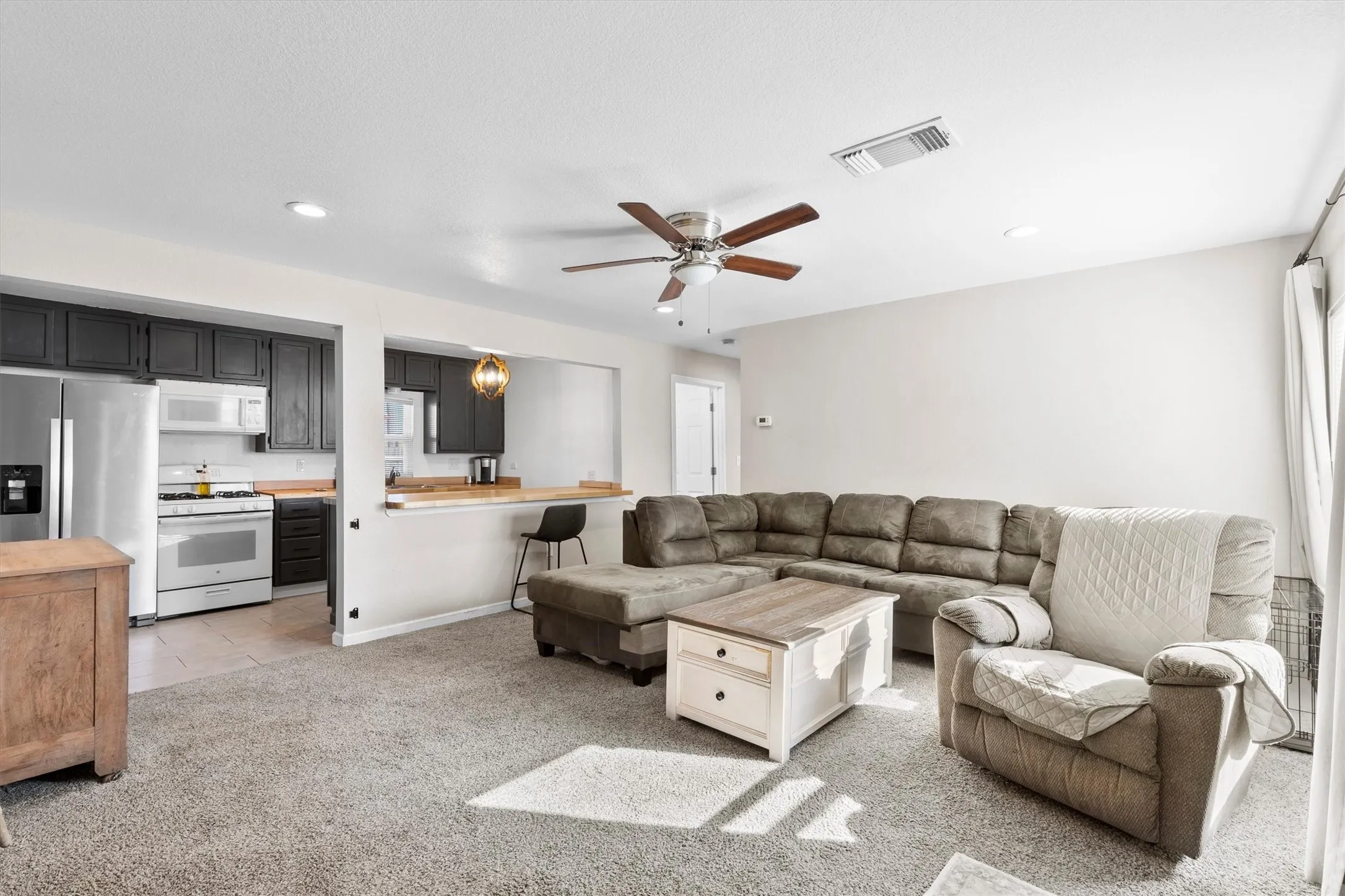 Single Family Residence For Sale in Cooke County , 101 3rd Street, Valley View, Texas 76272, 3 Bedroom, 2 Bathroom, Garage spaces, 1,098 Sqft, built in 1950, mls#21403472, Real Estate Agent in Valley View, Homes For Sale in Cooke county, Homes For Sale in Valley View, Realtor in Valley View Texas, Real Estate Brokerage Independent Realty Texas, Luminita Cordes Realtor
