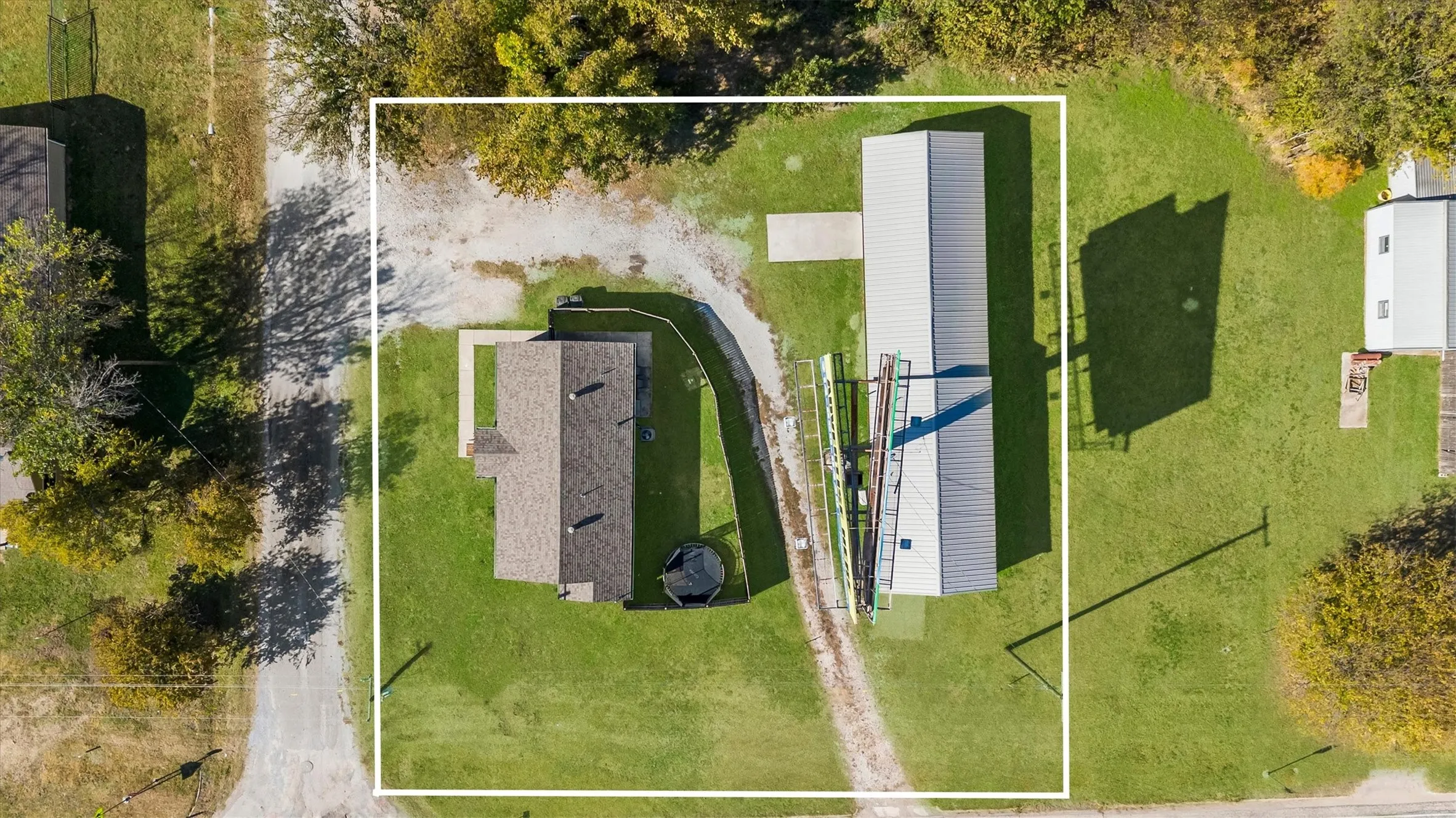 Single Family Residence For Sale in Cooke County , 101 3rd Street, Valley View, Texas 76272, 3 Bedroom, 2 Bathroom, Garage spaces, 1,098 Sqft, built in 1950, mls#21403472, Real Estate Agent in Valley View, Homes For Sale in Cooke county, Homes For Sale in Valley View, Realtor in Valley View Texas, Real Estate Brokerage Independent Realty Texas, Luminita Cordes Realtor