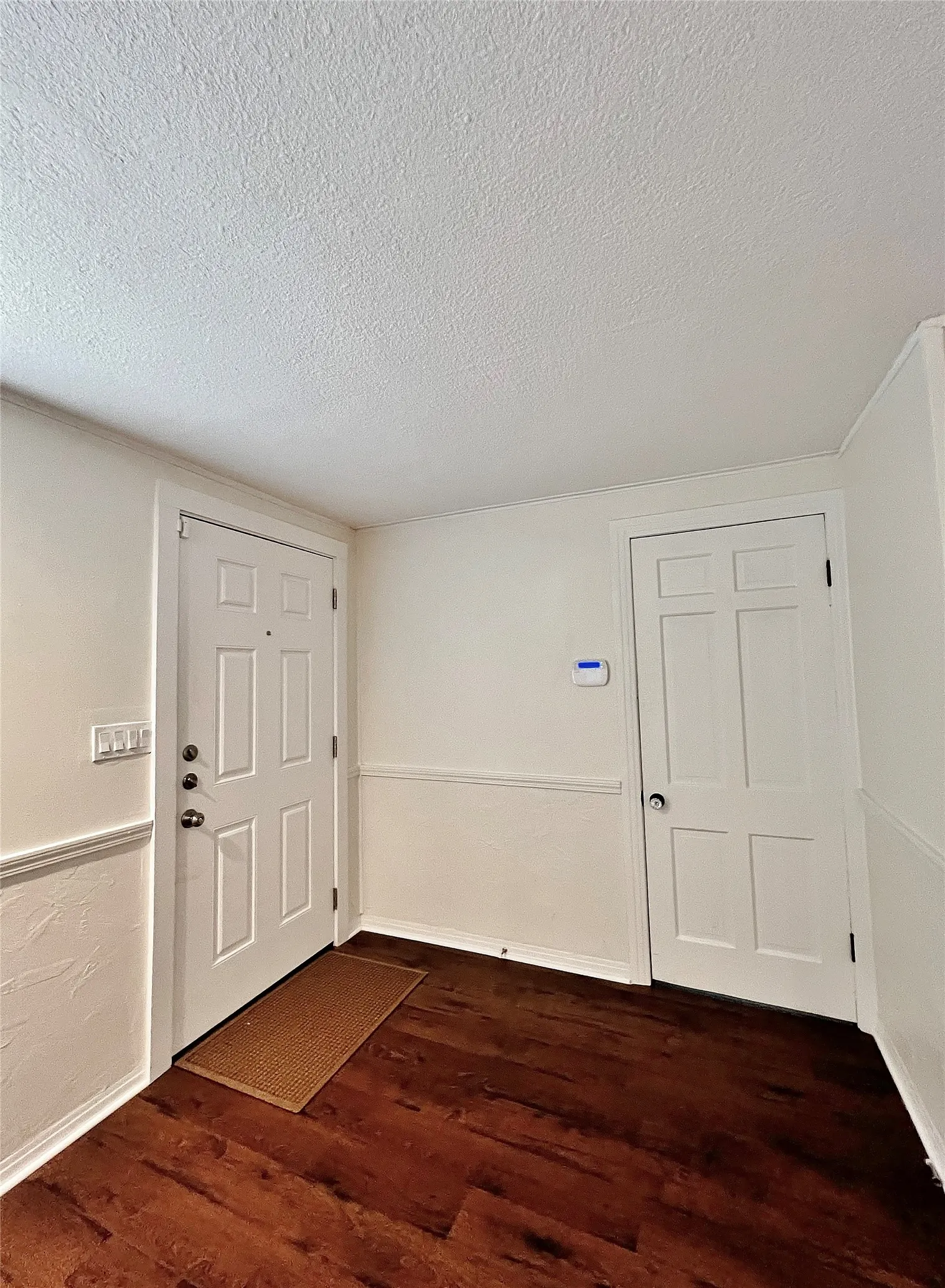 Single Family Residence For Rent in Hood County , 713 Spring Street, Granbury, Texas 76048, 2 Bedroom, 1 Bathroom, Garage spaces, 1,448 Sqft, built in 1939, mls#21404110, Real Estate Agent in Granbury, Homes For Rent in Hood county, Homes For Rent in Granbury, Realtor in Granbury Texas, Real Estate Brokerage Independent Realty Texas, Luminita Cordes Realtor