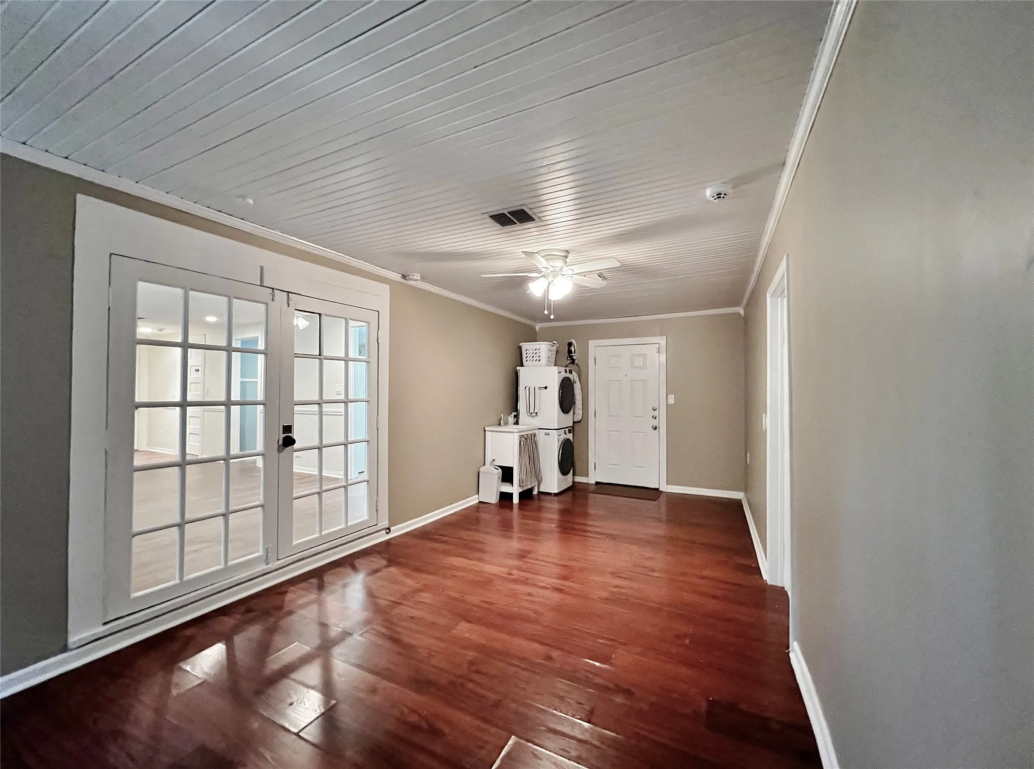 Single Family Residence For Rent in Hood County , 713 Spring Street, Granbury, Texas 76048, 2 Bedroom, 1 Bathroom, Garage spaces, 1,448 Sqft, built in 1939, mls#21404110, Real Estate Agent in Granbury, Homes For Rent in Hood county, Homes For Rent in Granbury, Realtor in Granbury Texas, Real Estate Brokerage Independent Realty Texas, Luminita Cordes Realtor