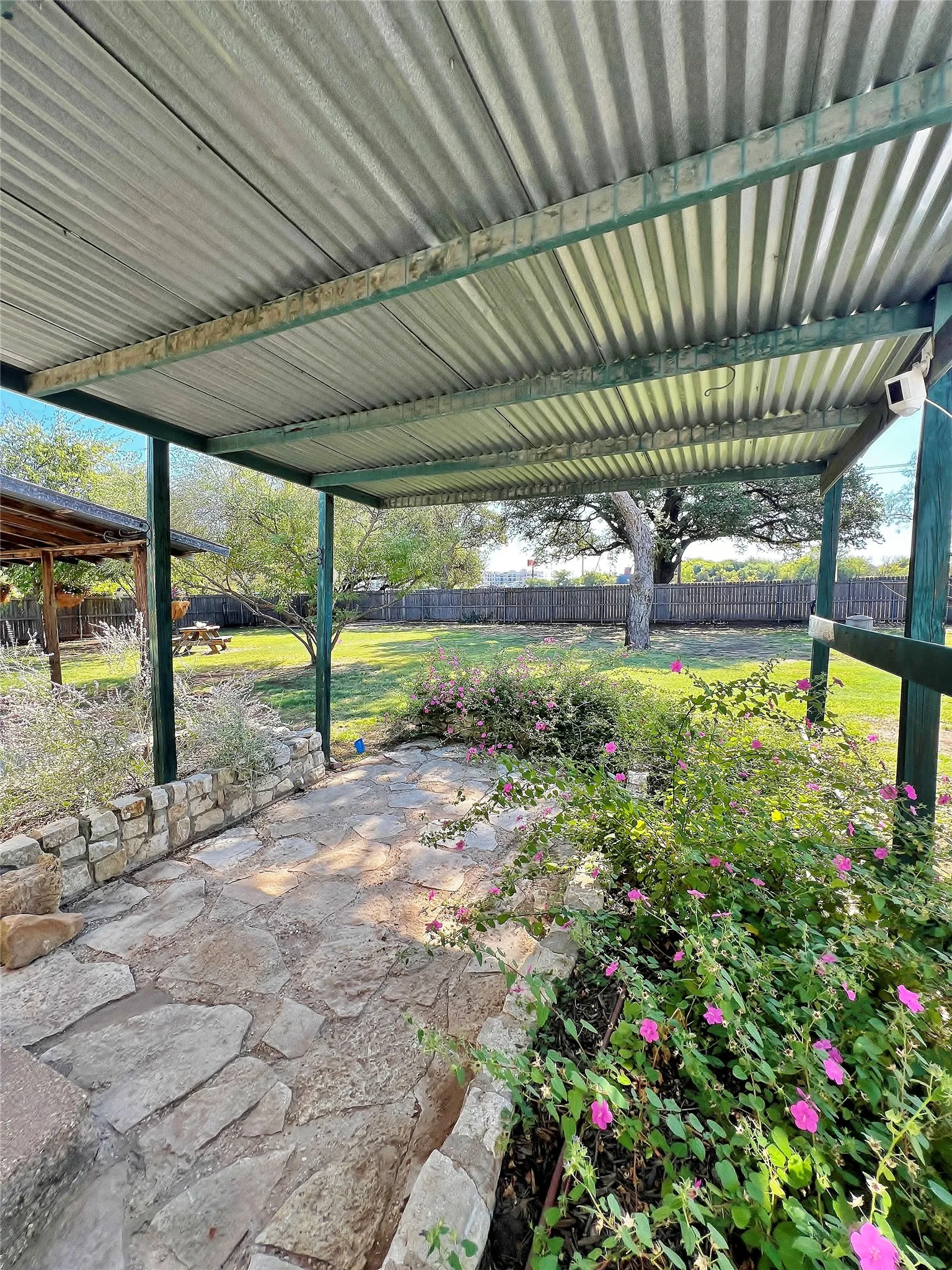 Single Family Residence For Rent in Hood County , 713 Spring Street, Granbury, Texas 76048, 2 Bedroom, 1 Bathroom, Garage spaces, 1,448 Sqft, built in 1939, mls#21404110, Real Estate Agent in Granbury, Homes For Rent in Hood county, Homes For Rent in Granbury, Realtor in Granbury Texas, Real Estate Brokerage Independent Realty Texas, Luminita Cordes Realtor