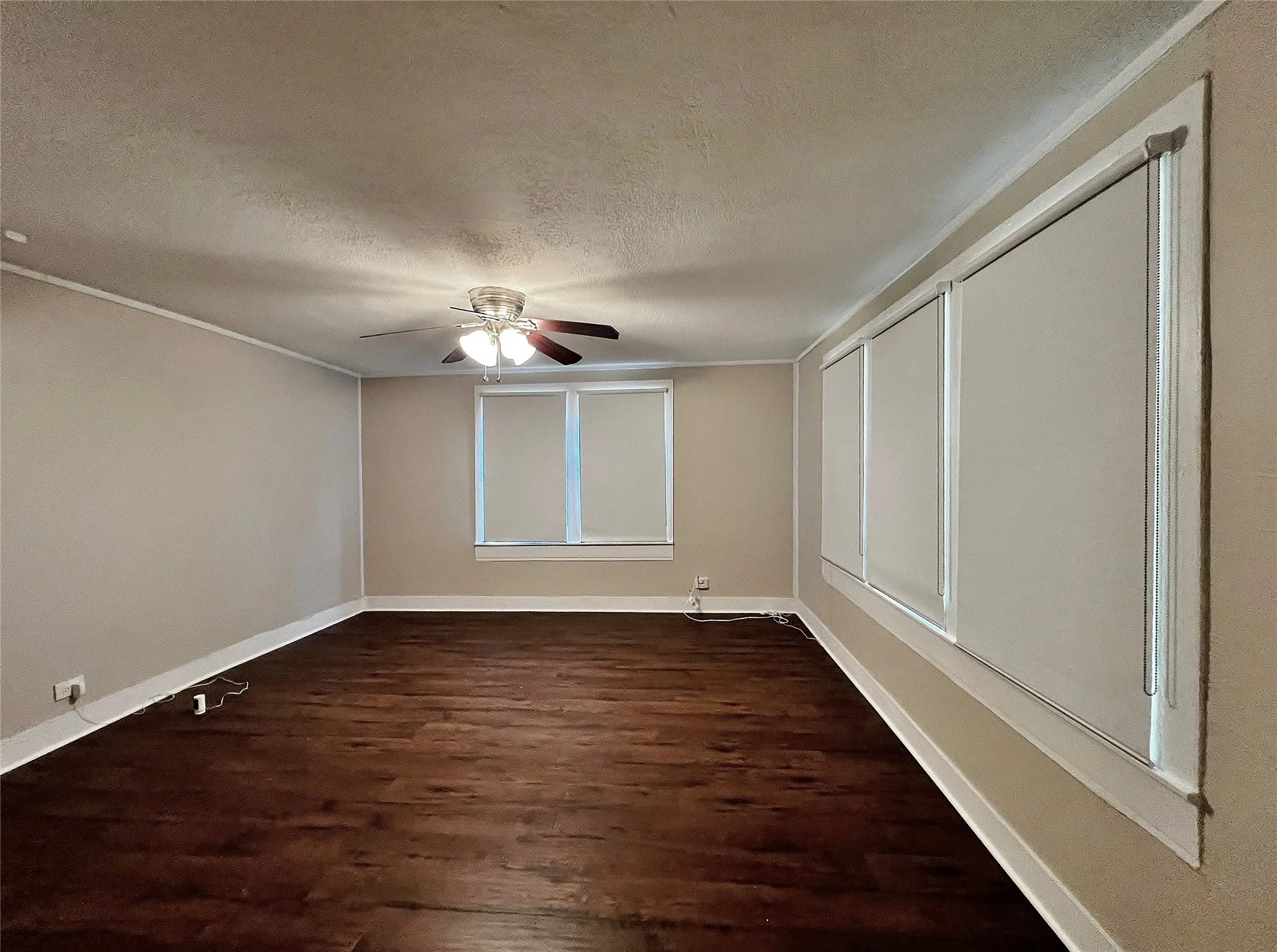 Single Family Residence For Rent in Hood County , 713 Spring Street, Granbury, Texas 76048, 2 Bedroom, 1 Bathroom, Garage spaces, 1,448 Sqft, built in 1939, mls#21404110, Real Estate Agent in Granbury, Homes For Rent in Hood county, Homes For Rent in Granbury, Realtor in Granbury Texas, Real Estate Brokerage Independent Realty Texas, Luminita Cordes Realtor