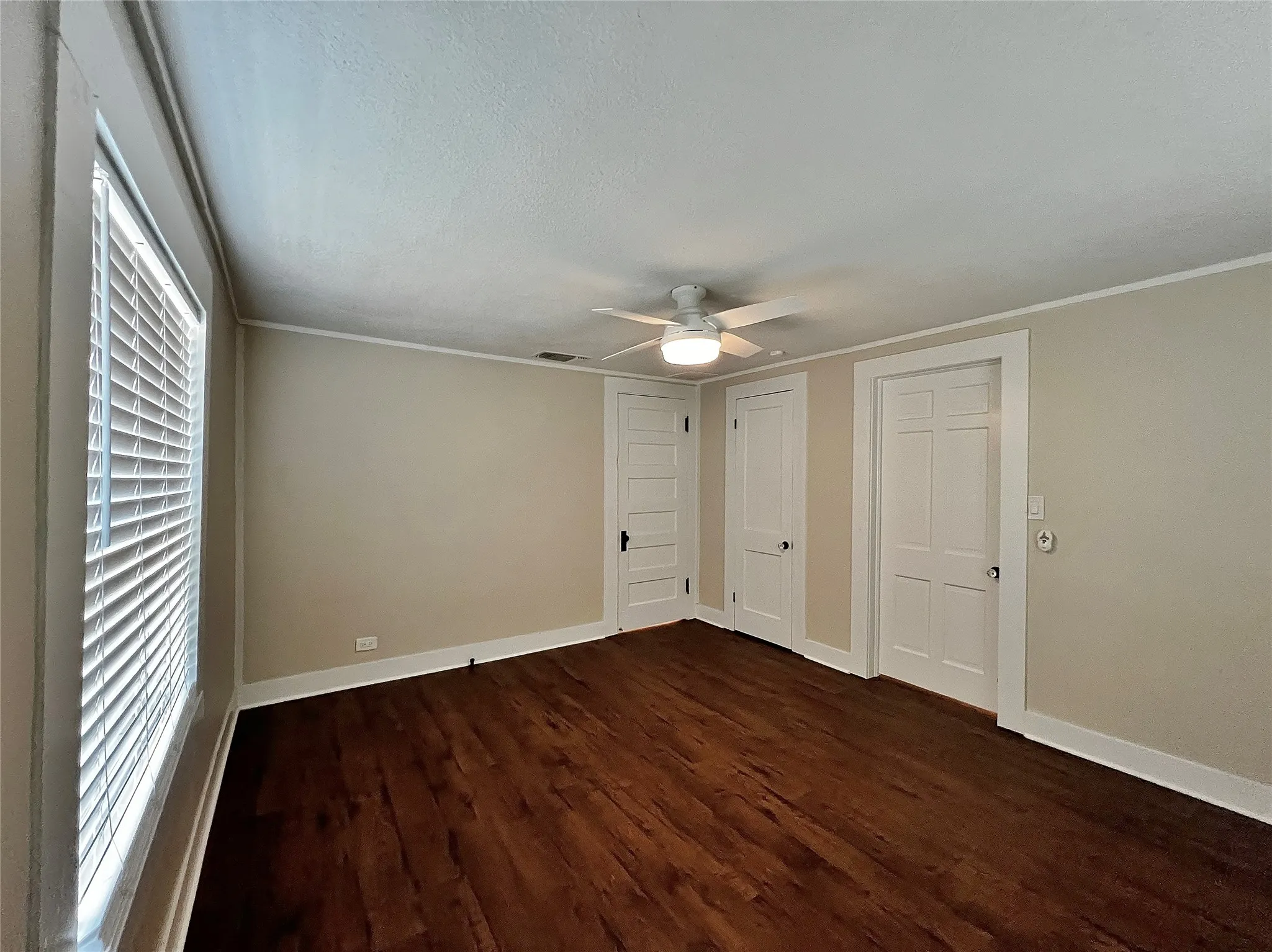 Single Family Residence For Rent in Hood County , 713 Spring Street, Granbury, Texas 76048, 2 Bedroom, 1 Bathroom, Garage spaces, 1,448 Sqft, built in 1939, mls#21404110, Real Estate Agent in Granbury, Homes For Rent in Hood county, Homes For Rent in Granbury, Realtor in Granbury Texas, Real Estate Brokerage Independent Realty Texas, Luminita Cordes Realtor