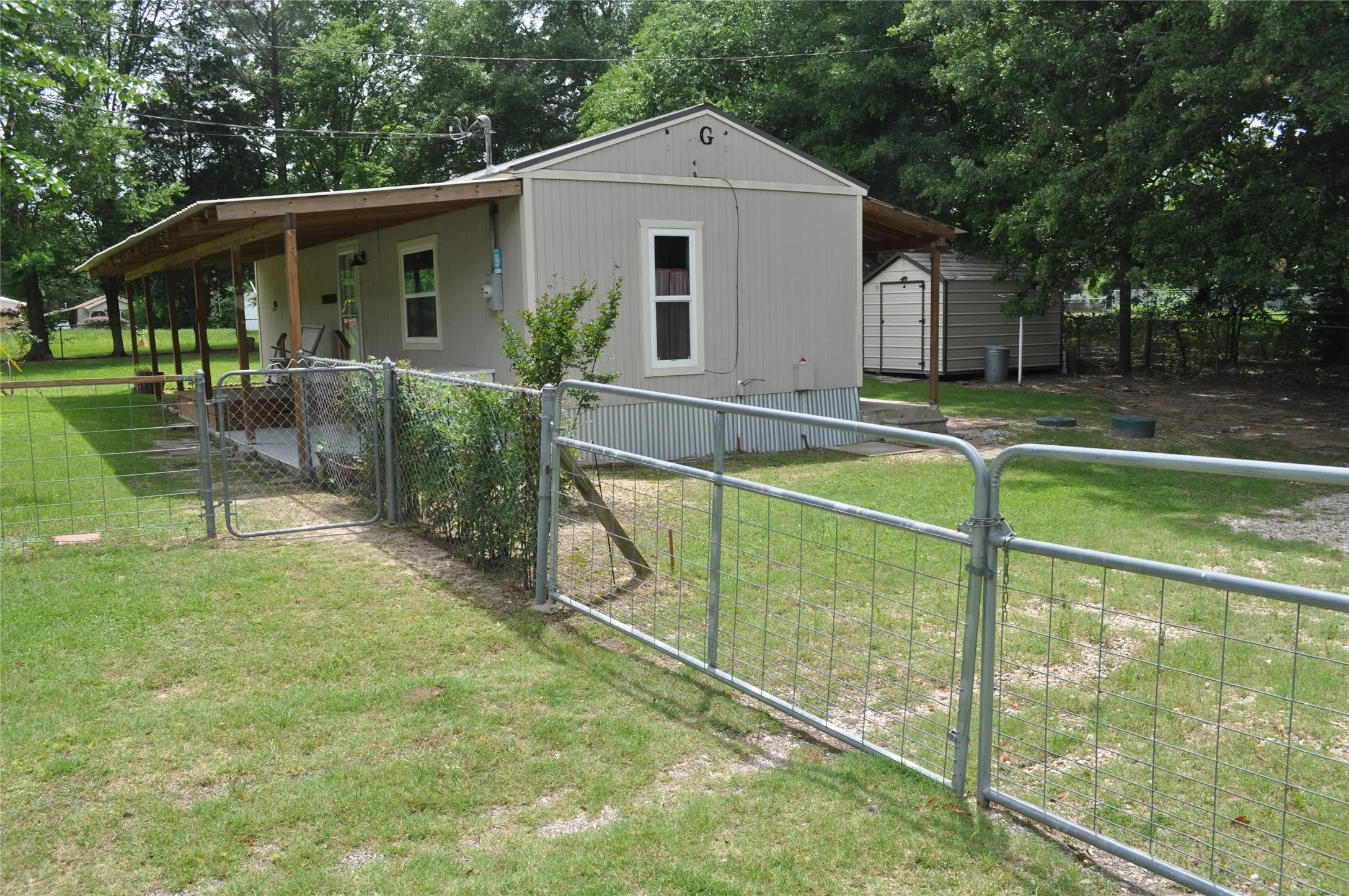 Single Family Residence For Sale in Hunt County , 10166 Northview Drive, Wills Point, Texas 75169, 2 Bedroom, 1 Bathroom, Garage spaces, 704 Sqft, built in 1984, mls#21402899, Real Estate Agent in Wills Point, Homes For Sale in Hunt county, Homes For Sale in Wills Point, Realtor in Wills Point Texas, Real Estate Brokerage Independent Realty Texas, Luminita Cordes Realtor