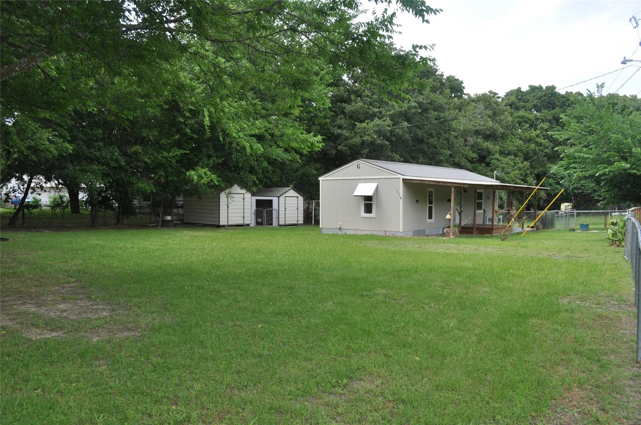 Single Family Residence For Sale in Hunt County , 10166 Northview Drive, Wills Point, Texas 75169, 2 Bedroom, 1 Bathroom, Garage spaces, 704 Sqft, built in 1984, mls#21402899, Real Estate Agent in Wills Point, Homes For Sale in Hunt county, Homes For Sale in Wills Point, Realtor in Wills Point Texas, Real Estate Brokerage Independent Realty Texas, Luminita Cordes Realtor