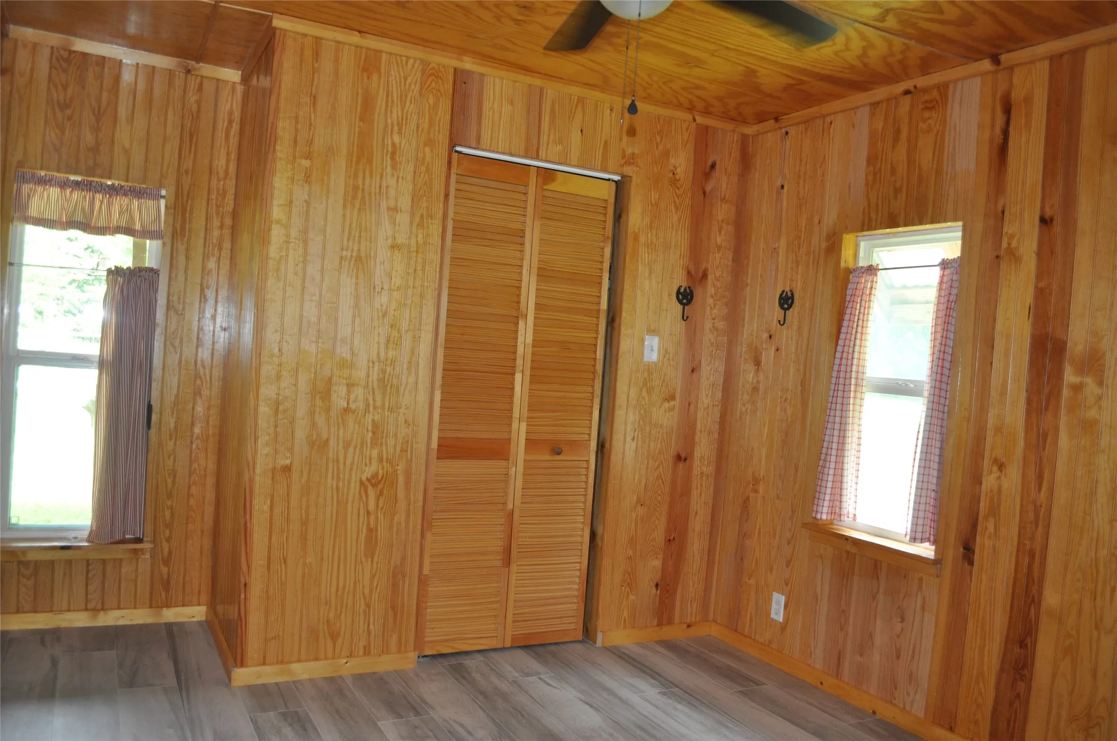 Single Family Residence For Sale in Hunt County , 10166 Northview Drive, Wills Point, Texas 75169, 2 Bedroom, 1 Bathroom, Garage spaces, 704 Sqft, built in 1984, mls#21402899, Real Estate Agent in Wills Point, Homes For Sale in Hunt county, Homes For Sale in Wills Point, Realtor in Wills Point Texas, Real Estate Brokerage Independent Realty Texas, Luminita Cordes Realtor