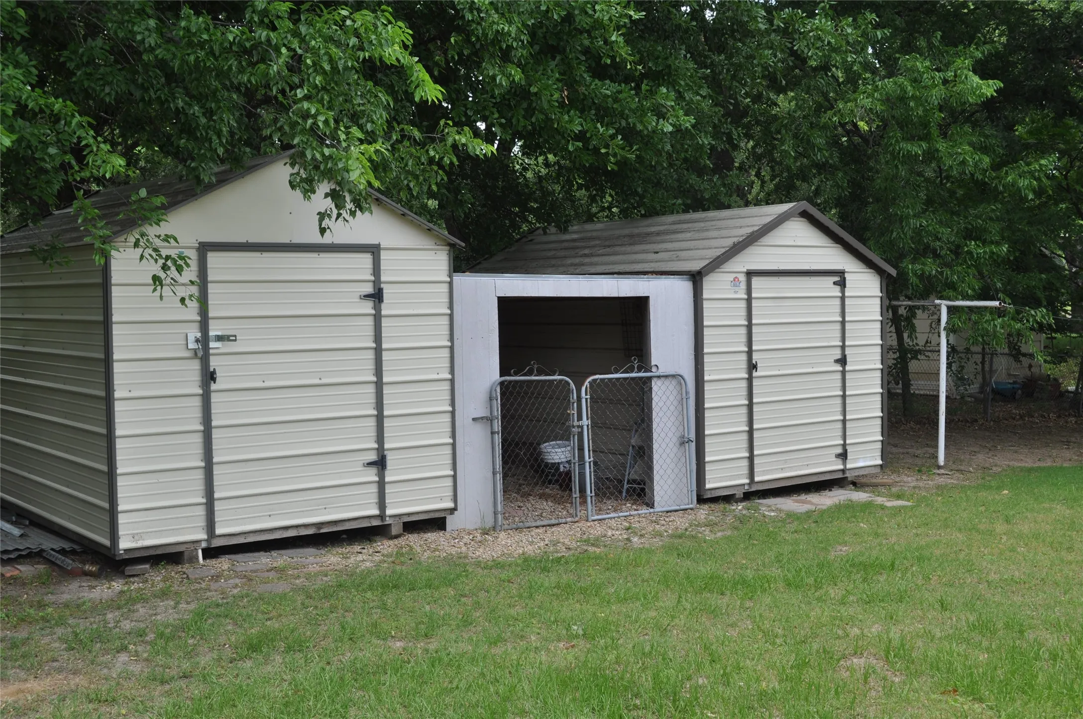 Single Family Residence For Sale in Hunt County , 10166 Northview Drive, Wills Point, Texas 75169, 2 Bedroom, 1 Bathroom, Garage spaces, 704 Sqft, built in 1984, mls#21402899, Real Estate Agent in Wills Point, Homes For Sale in Hunt county, Homes For Sale in Wills Point, Realtor in Wills Point Texas, Real Estate Brokerage Independent Realty Texas, Luminita Cordes Realtor