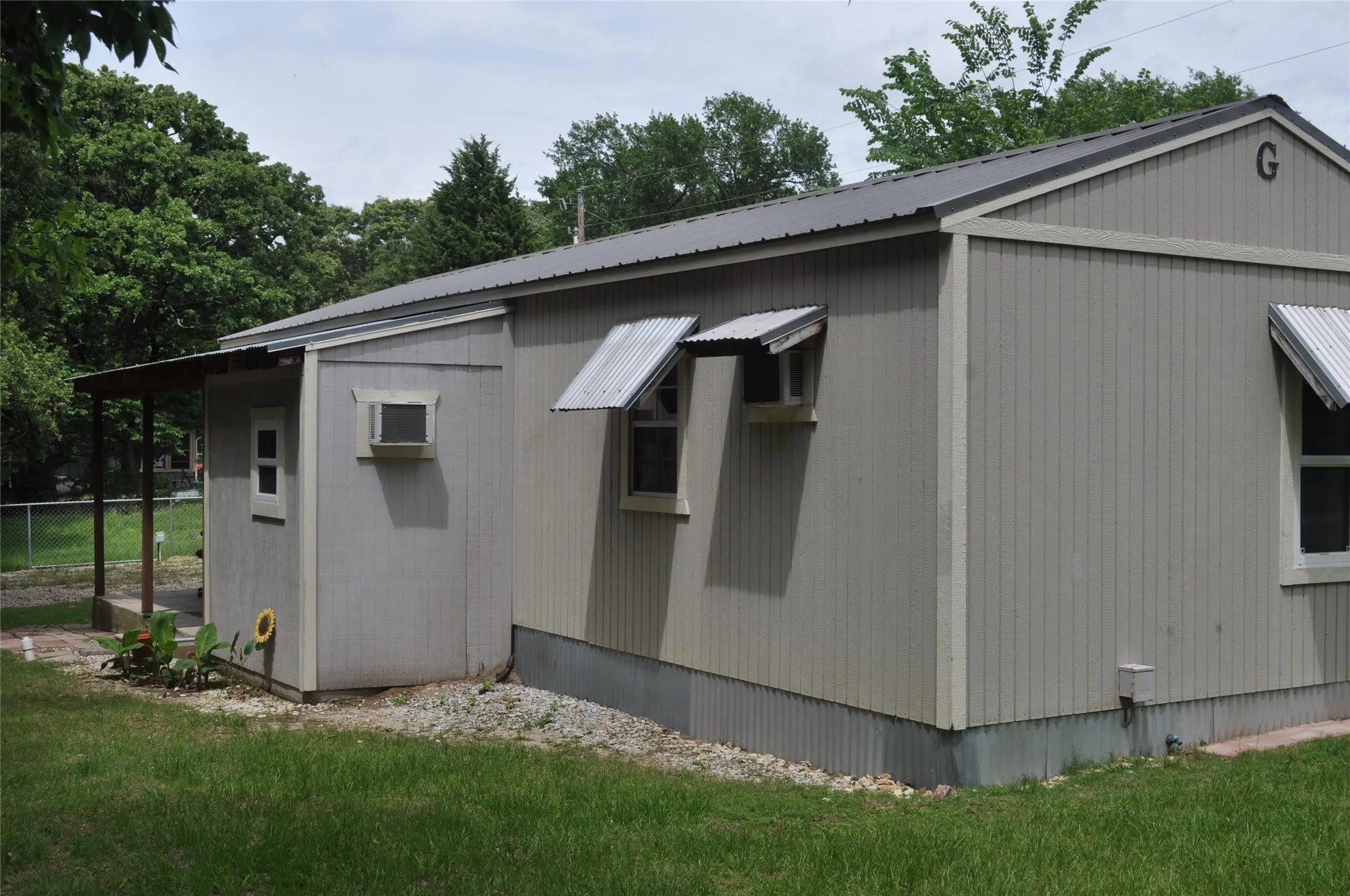 Single Family Residence For Sale in Hunt County , 10166 Northview Drive, Wills Point, Texas 75169, 2 Bedroom, 1 Bathroom, Garage spaces, 704 Sqft, built in 1984, mls#21402899, Real Estate Agent in Wills Point, Homes For Sale in Hunt county, Homes For Sale in Wills Point, Realtor in Wills Point Texas, Real Estate Brokerage Independent Realty Texas, Luminita Cordes Realtor
