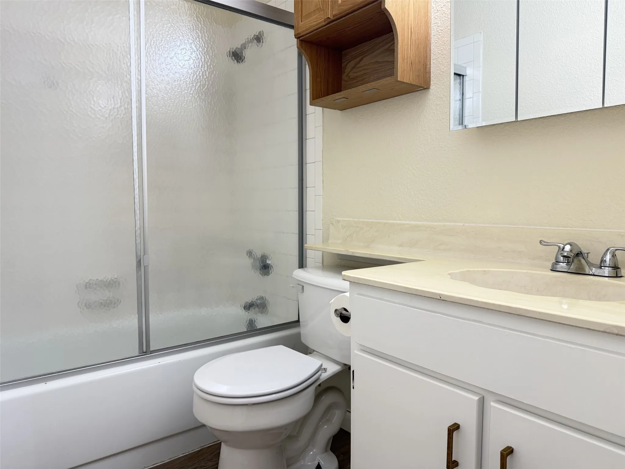 Single Family Residence For Rent in Denton County , 1905 Jasmine Street, Denton, Texas 76205, 3 Bedroom, 2 Bathroom, 1 Garage spaces, 1,427 Sqft, built in 1984, mls#21403997, Real Estate Agent in Denton, Homes For Rent in Denton county, Homes For Rent in Denton, Realtor in Denton Texas, Real Estate Brokerage Independent Realty Texas, Luminita Cordes Realtor