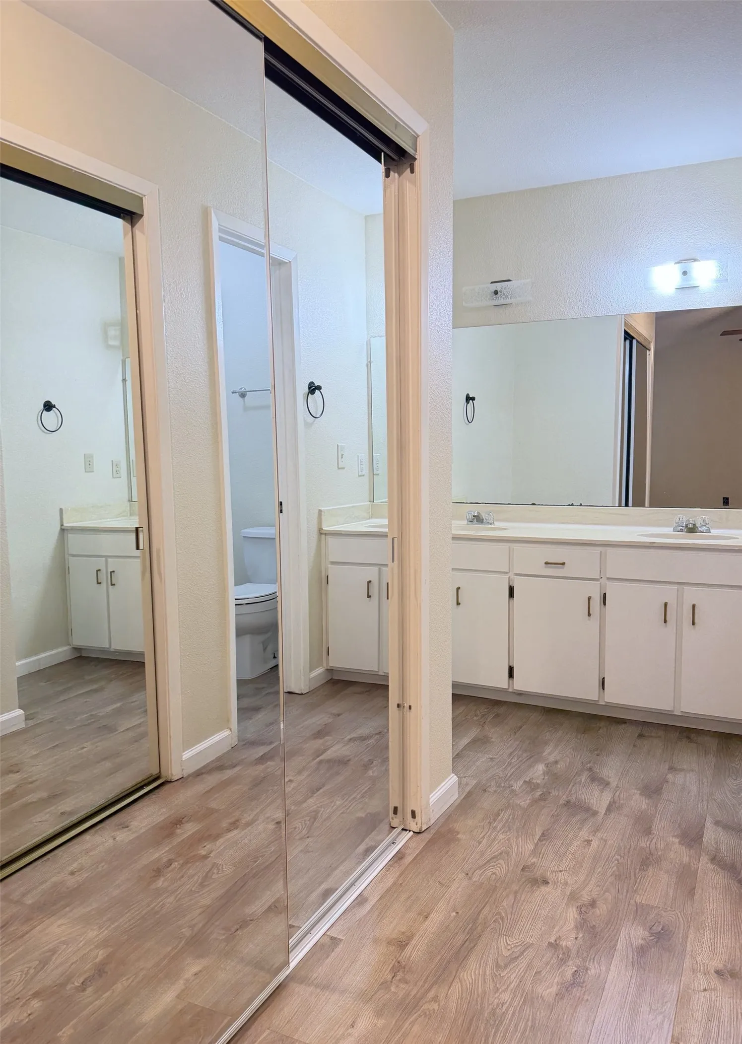 Single Family Residence For Rent in Denton County , 1905 Jasmine Street, Denton, Texas 76205, 3 Bedroom, 2 Bathroom, 1 Garage spaces, 1,427 Sqft, built in 1984, mls#21403997, Real Estate Agent in Denton, Homes For Rent in Denton county, Homes For Rent in Denton, Realtor in Denton Texas, Real Estate Brokerage Independent Realty Texas, Luminita Cordes Realtor