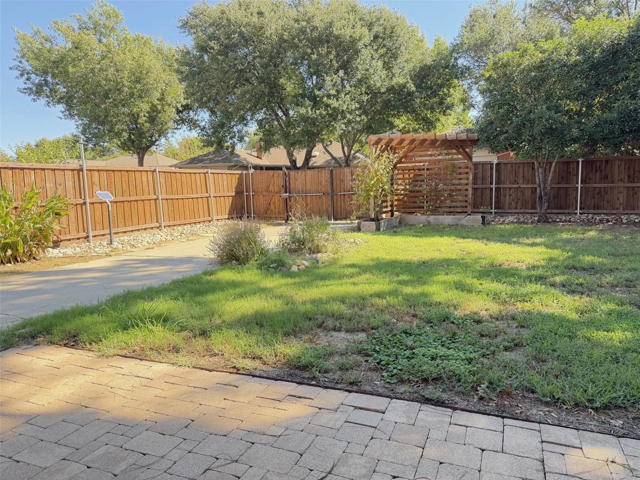 Single Family Residence For Rent in Denton County , 1905 Jasmine Street, Denton, Texas 76205, 3 Bedroom, 2 Bathroom, 1 Garage spaces, 1,427 Sqft, built in 1984, mls#21403997, Real Estate Agent in Denton, Homes For Rent in Denton county, Homes For Rent in Denton, Realtor in Denton Texas, Real Estate Brokerage Independent Realty Texas, Luminita Cordes Realtor