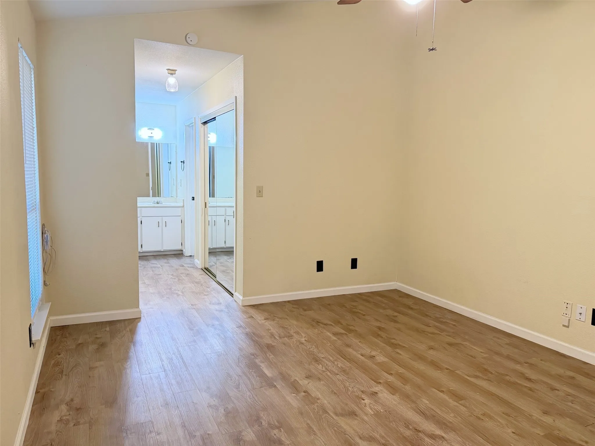 Single Family Residence For Rent in Denton County , 1905 Jasmine Street, Denton, Texas 76205, 3 Bedroom, 2 Bathroom, 1 Garage spaces, 1,427 Sqft, built in 1984, mls#21403997, Real Estate Agent in Denton, Homes For Rent in Denton county, Homes For Rent in Denton, Realtor in Denton Texas, Real Estate Brokerage Independent Realty Texas, Luminita Cordes Realtor