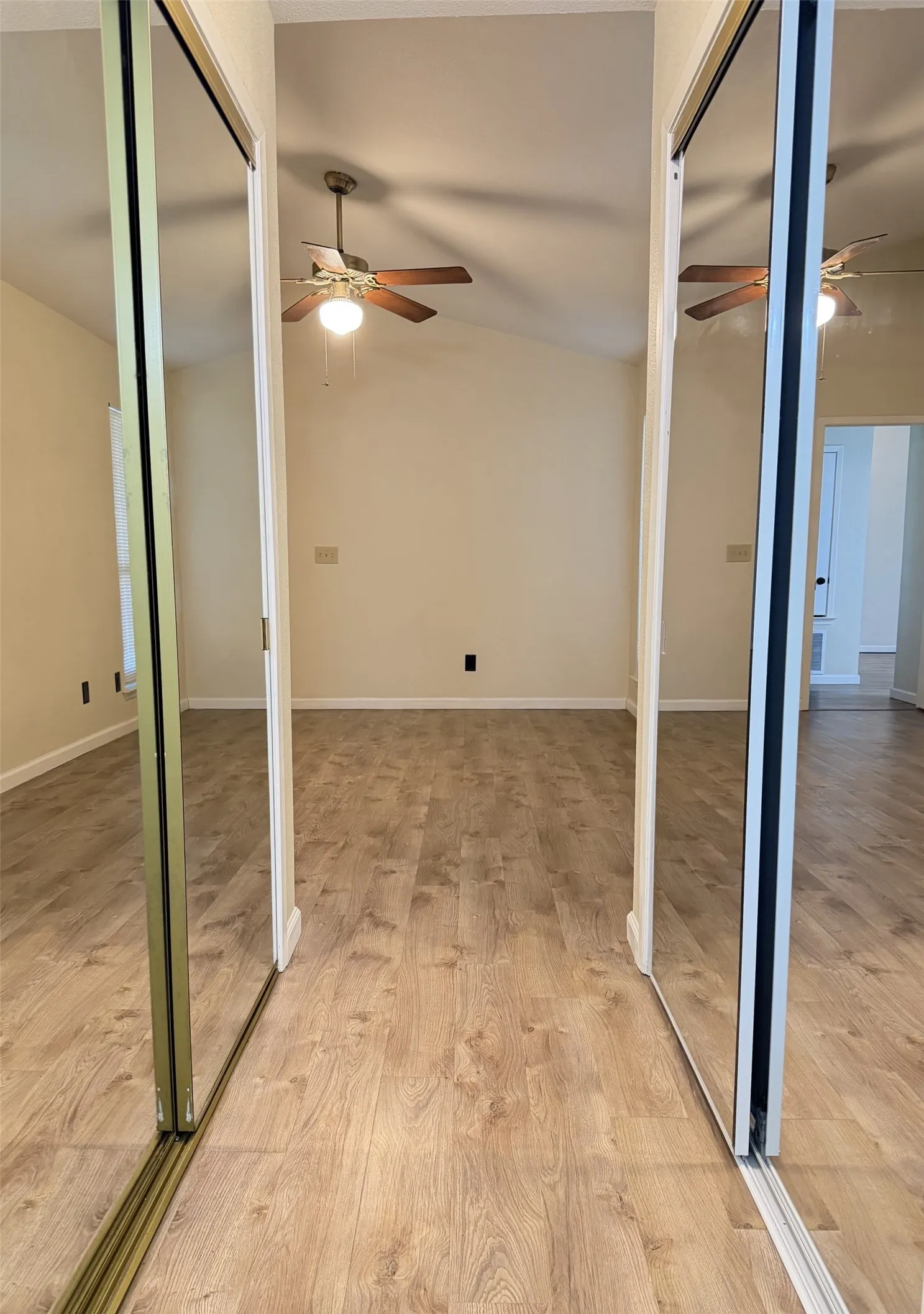 Single Family Residence For Rent in Denton County , 1905 Jasmine Street, Denton, Texas 76205, 3 Bedroom, 2 Bathroom, 1 Garage spaces, 1,427 Sqft, built in 1984, mls#21403997, Real Estate Agent in Denton, Homes For Rent in Denton county, Homes For Rent in Denton, Realtor in Denton Texas, Real Estate Brokerage Independent Realty Texas, Luminita Cordes Realtor