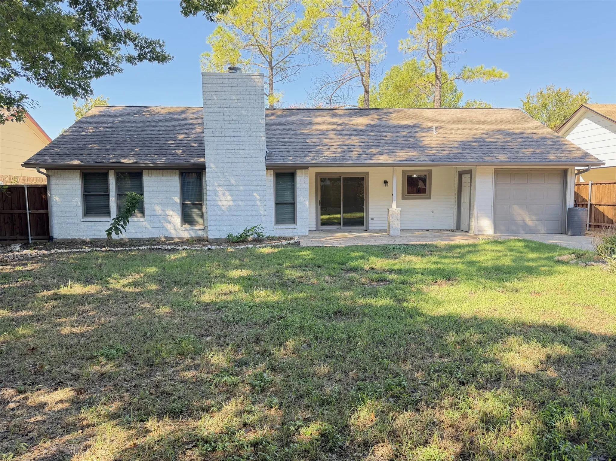 Single Family Residence For Rent in Denton County , 1905 Jasmine Street, Denton, Texas 76205, 3 Bedroom, 2 Bathroom, 1 Garage spaces, 1,427 Sqft, built in 1984, mls#21403997, Real Estate Agent in Denton, Homes For Rent in Denton county, Homes For Rent in Denton, Realtor in Denton Texas, Real Estate Brokerage Independent Realty Texas, Luminita Cordes Realtor